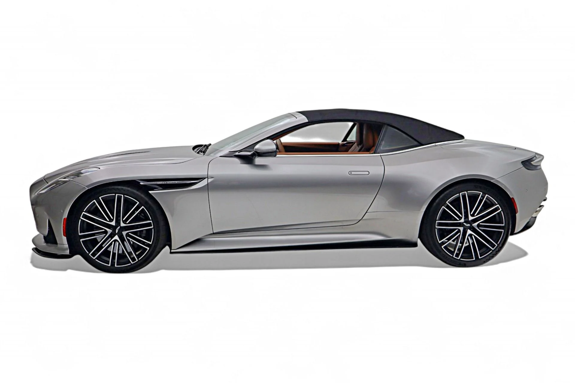 mph026_202983921_Used_2024_Aston_Martin_DB_12_Volante_161c15c78f