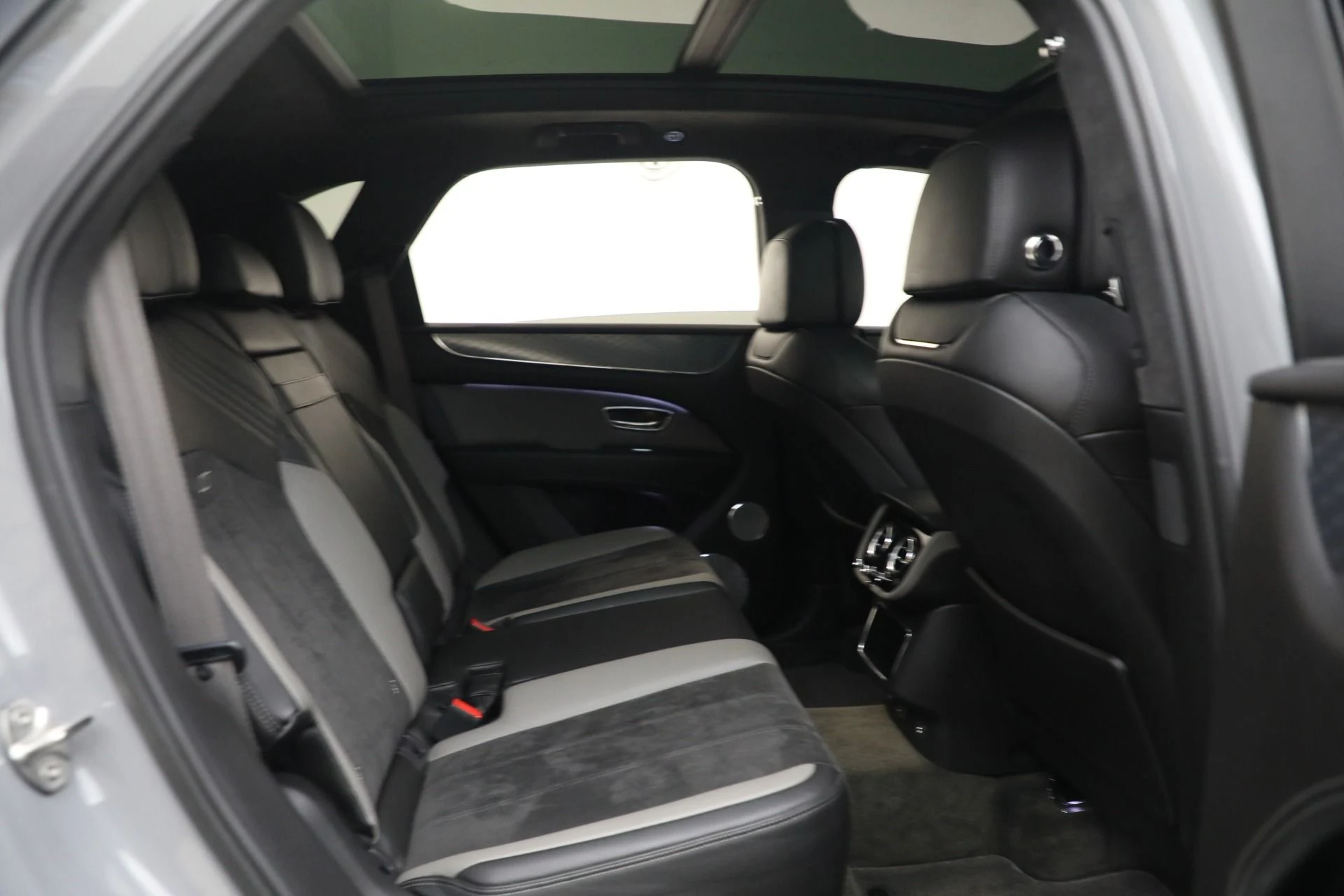 mph026_2035802546_Used_2022_Bentley_Bentayga_S_V8_55ea642f05