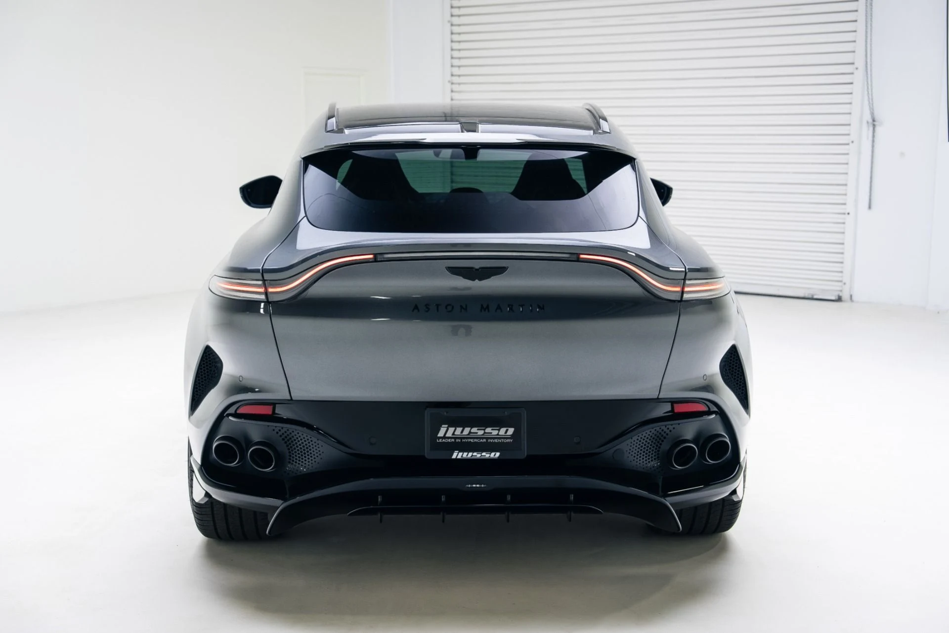 mph026_2039643890_Used_2023_Aston_Martin_DBX_707_1767147113_4cb1355127