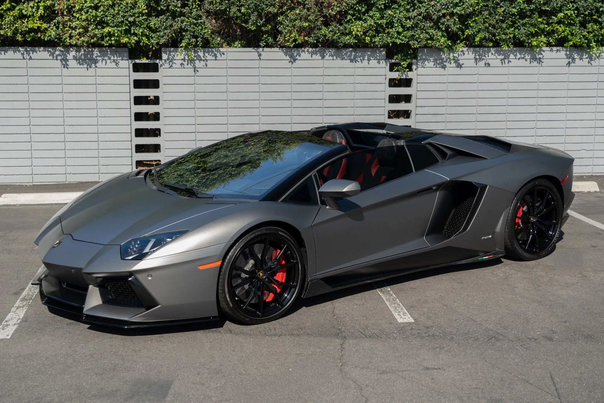 mph026_204060398_Used_2015_Lamborghini_Aventador_LP_700_4_1755813837_73cef48376