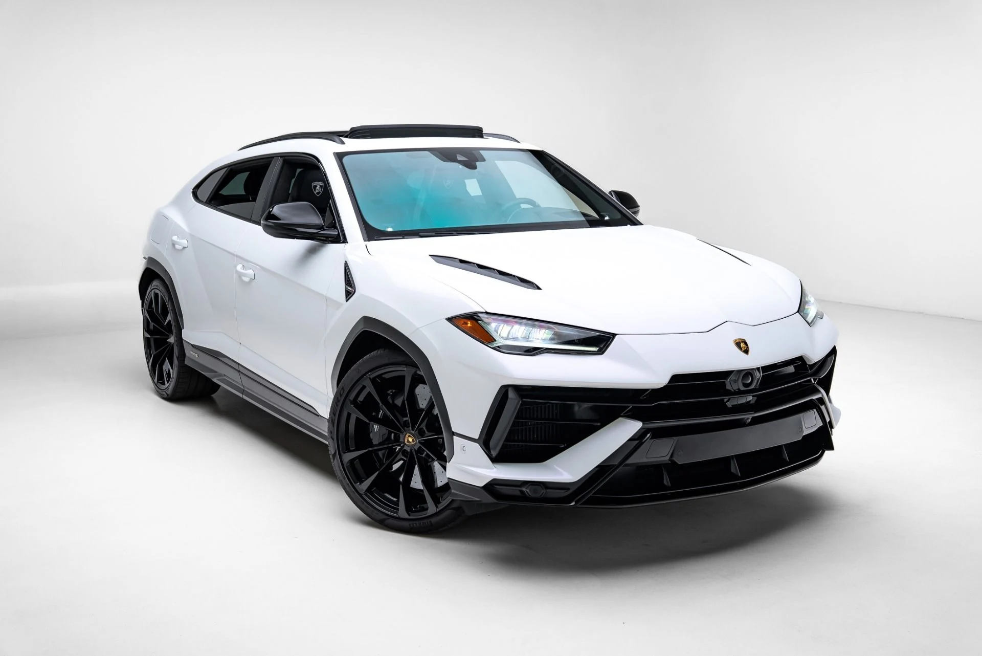 mph026_2042065464_Used_2023_Lamborghini_Urus_S_1776203789_559279c0d6