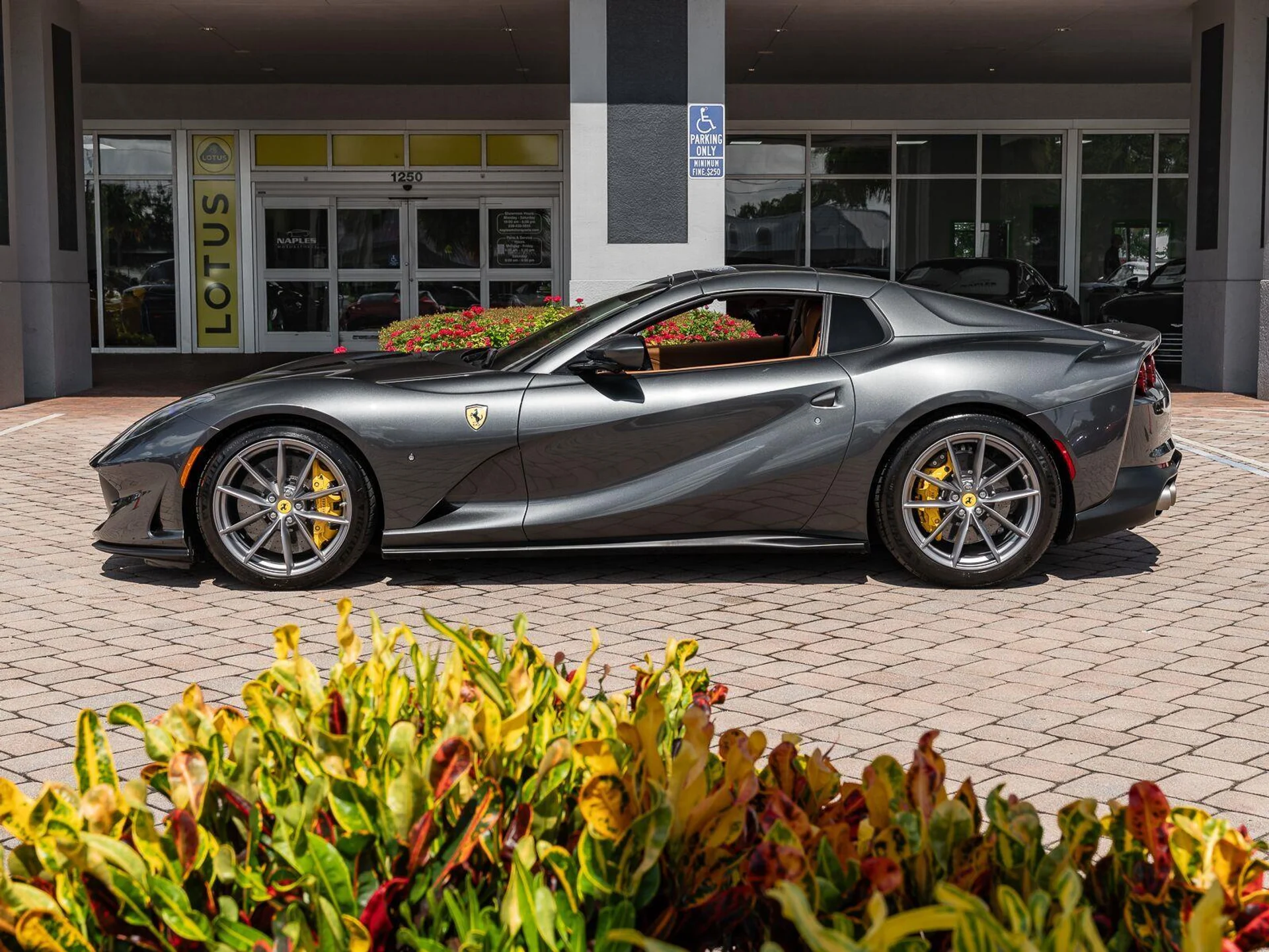 mph026_2042391857_Used_2022_Ferrari_812_GTS_Convertible_1784905687_f4c45153b7