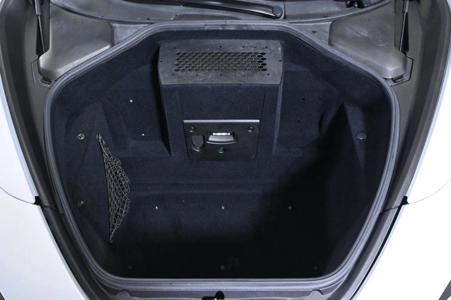 mph026_2044223382_used_2018_mclaren_720s_luxury_11350_22954018_26_1024_deb47394cc