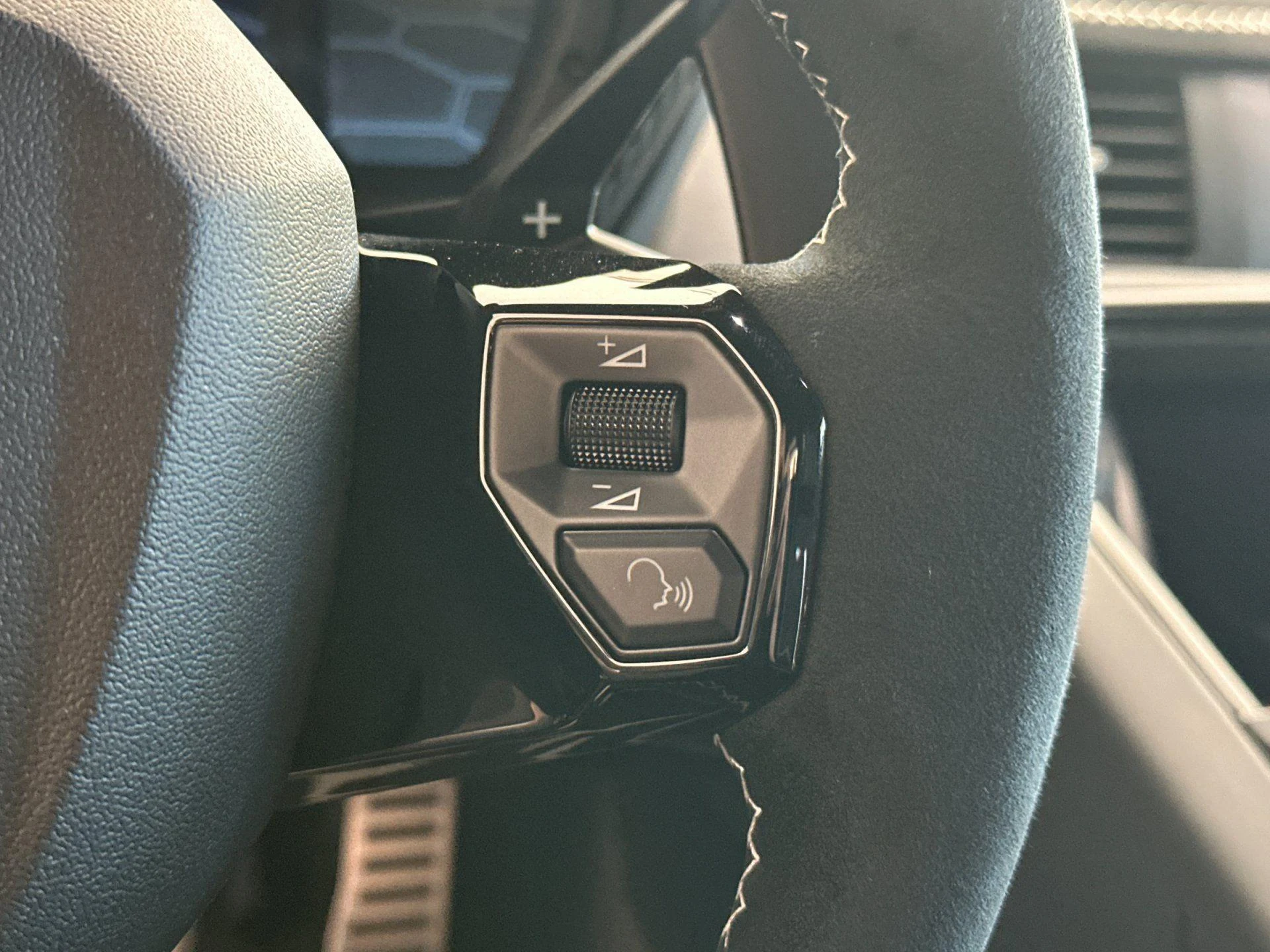 mph026_2045582590_Used_2021_Lamborghini_Aventador_SVJ_1774426272_cfc5a5ed1a