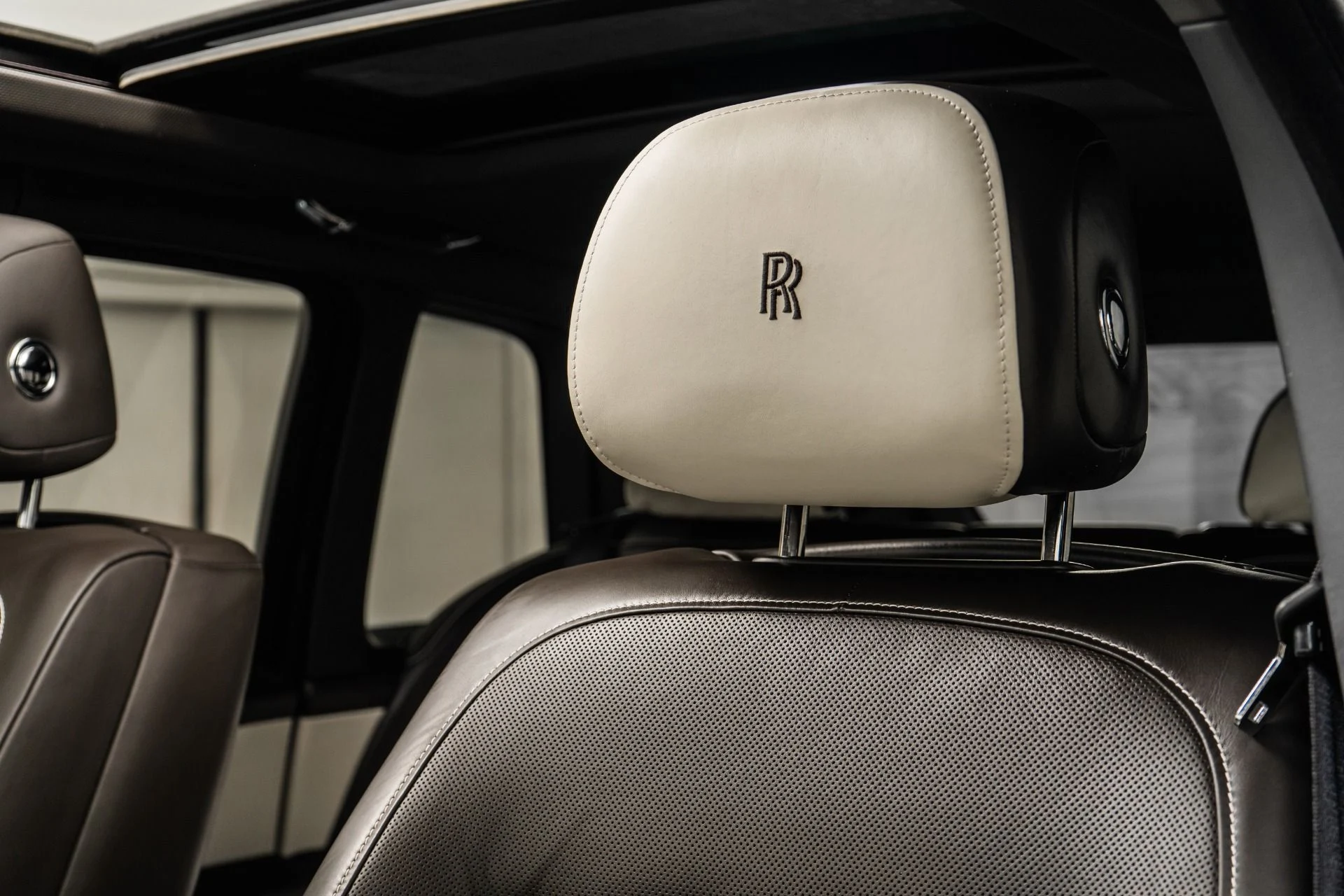 mph026_2054702272_Used_2022_Rolls_Royce_Cullinan_1760976339_69854c3714