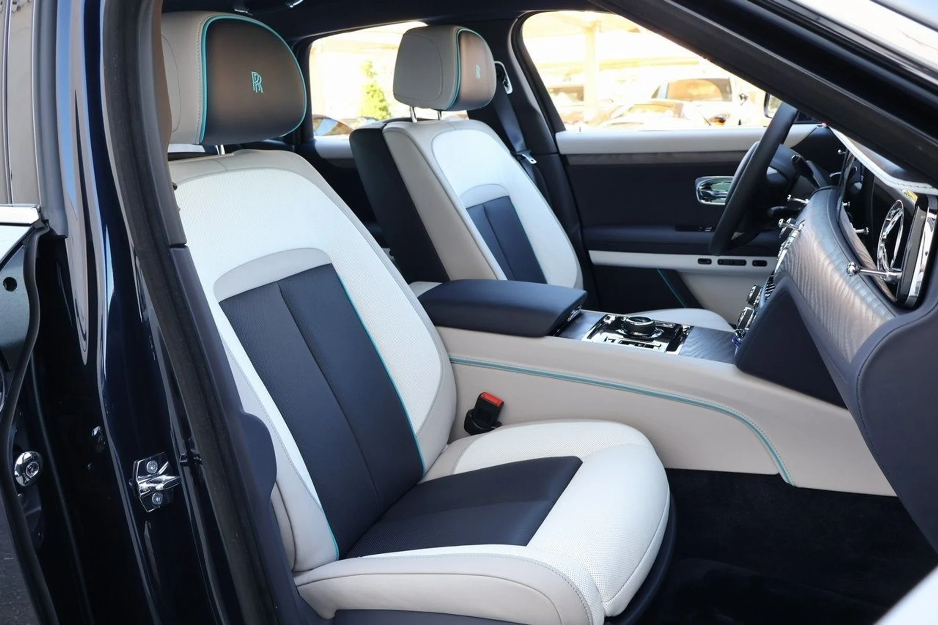 mph026_205593423_27_b184412970