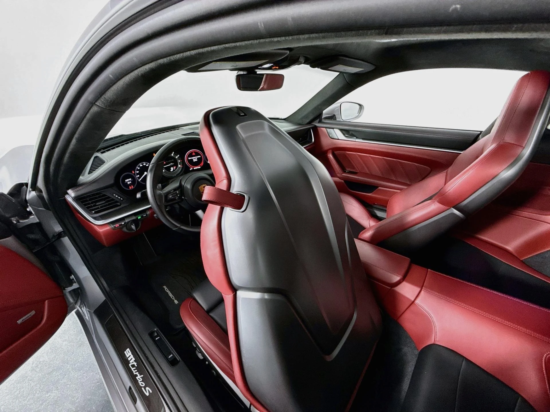 mph026_2061755261_Used_2023_Porsche_911_Turbo_S_1791837345_0e746a4c40