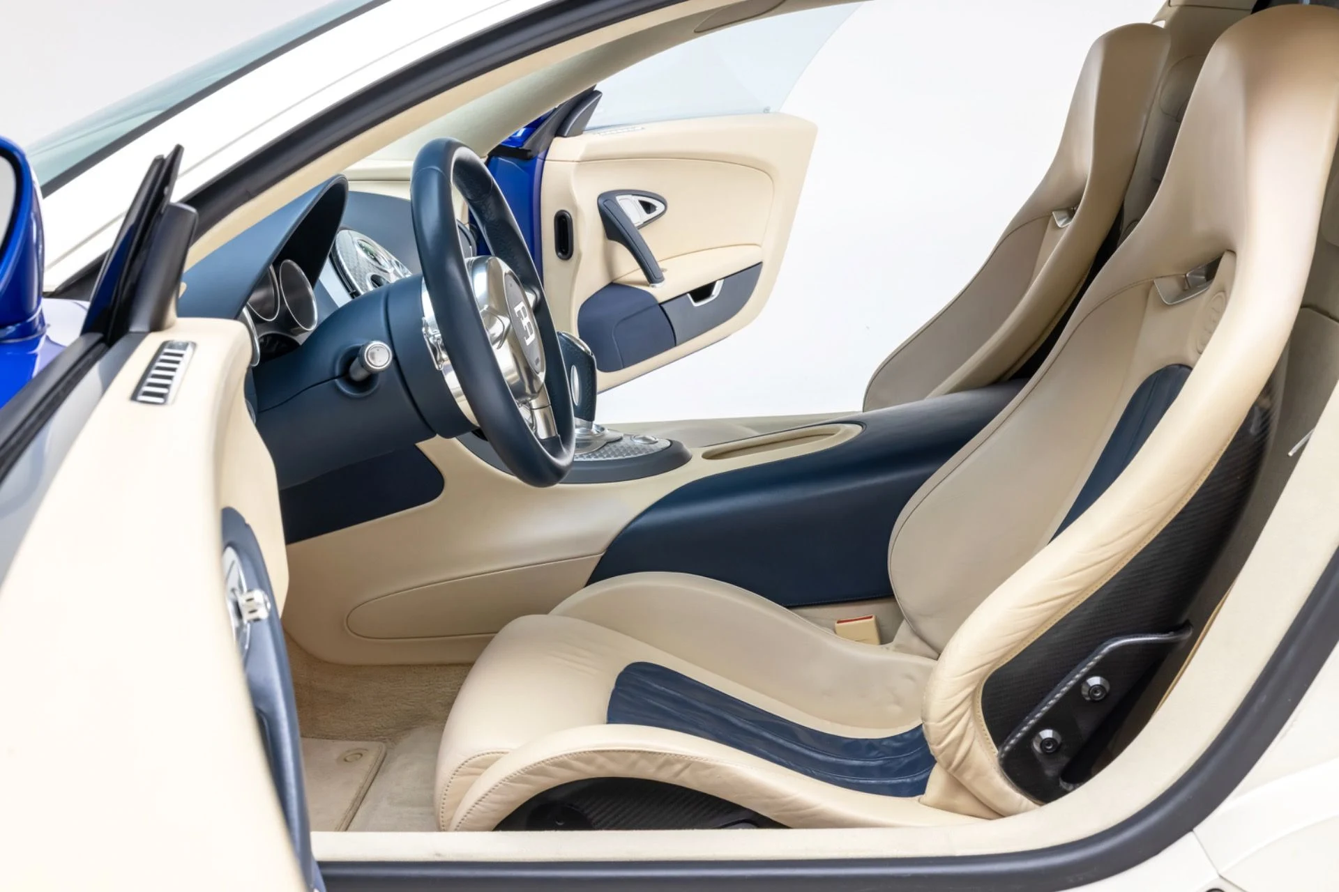 mph026_2070256915_13249_p27_l_5f8c43cc2a