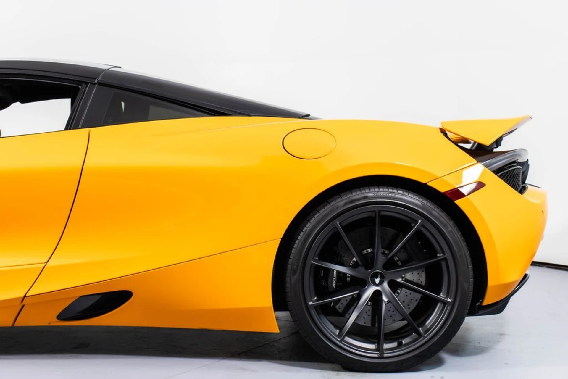 mph026_2073328679_f681c3aa10a9a126c36703081aff117fx_d9502cd8ef