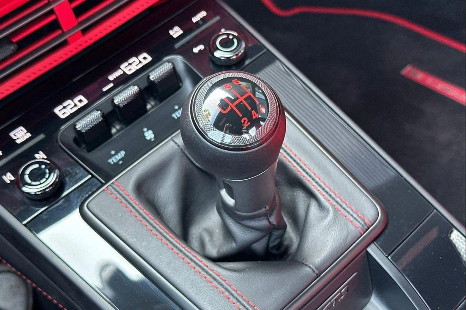 mph026_2074518967_ey72rkqm_YD_7o_T3_K_Ae_Ukzn_NYFF_s_5c7c5e3144