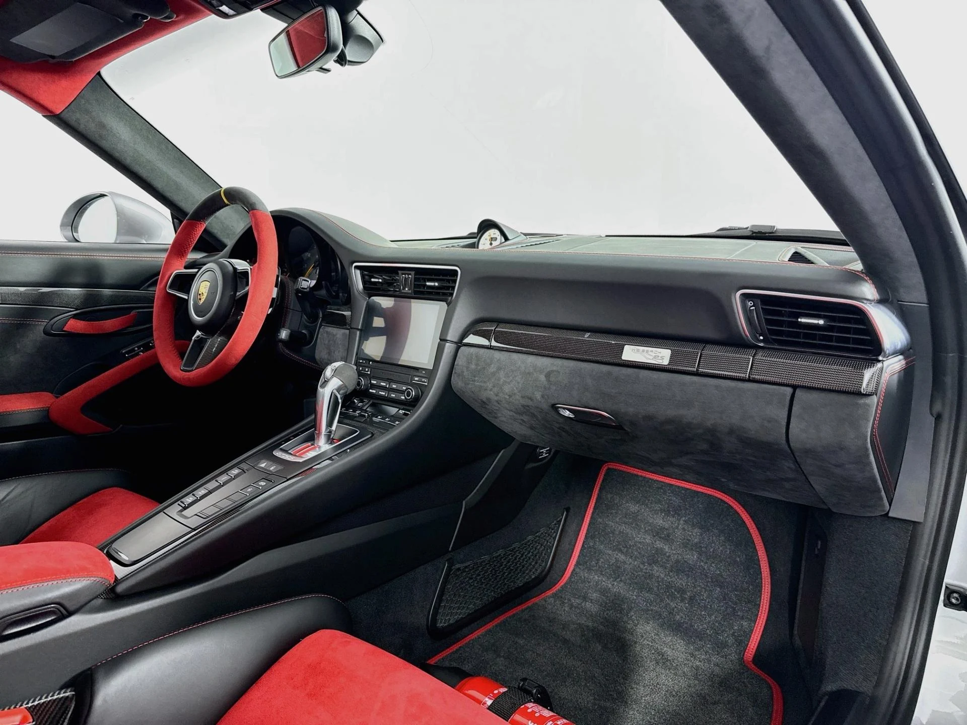 mph026_2076270001_Used_2018_Porsche_911_GT_2_RS_1785871777_d5b2e348b0