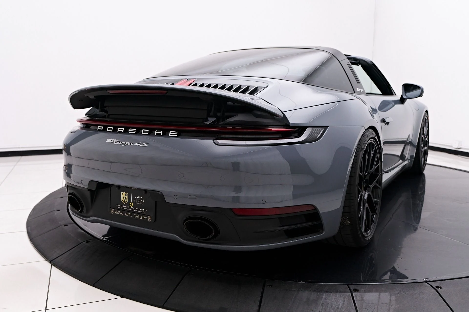 mph026_2076389371_Used_2023_Porsche_911_Targa_4_S_1757702840_e2bb8739fb