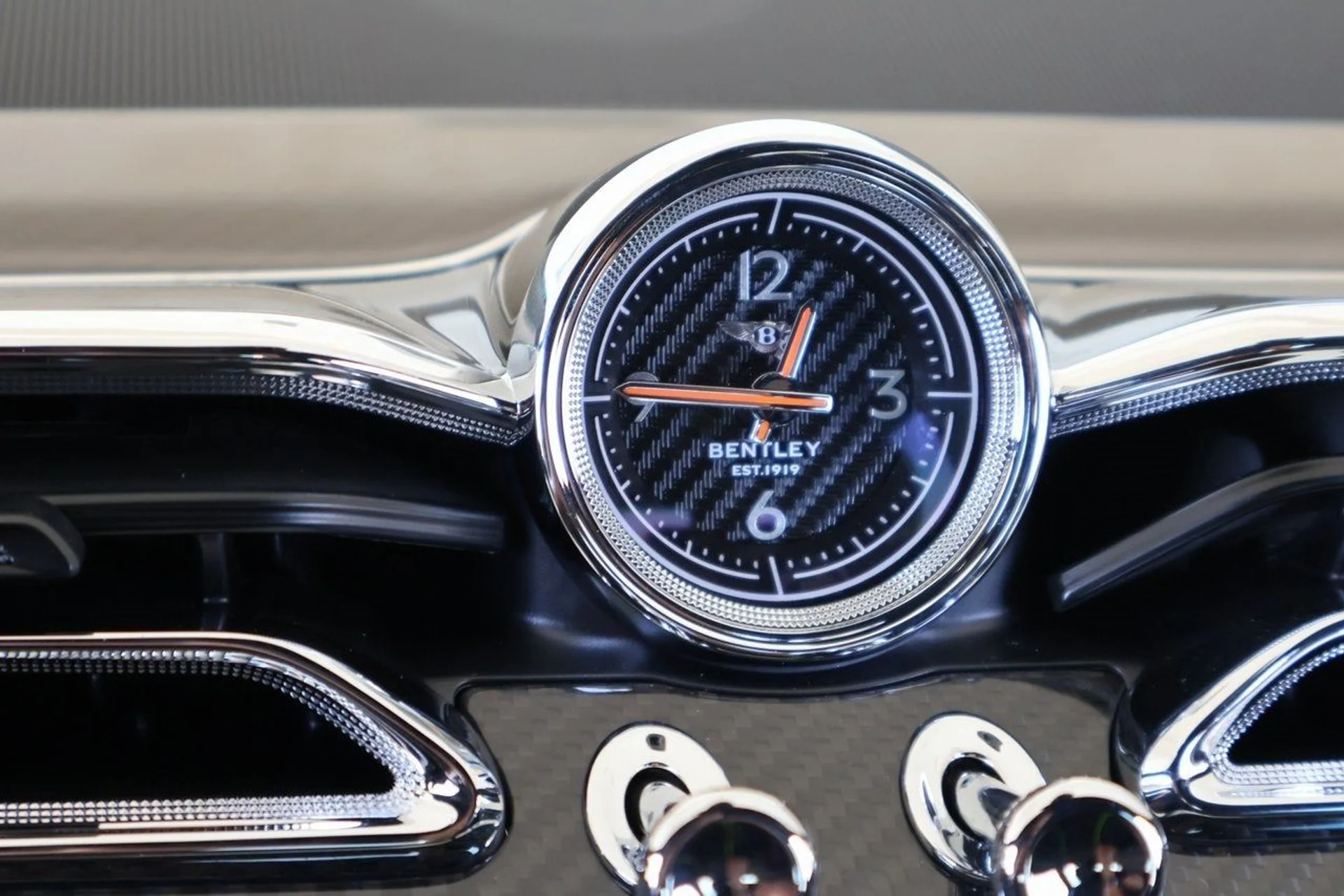 mph026_207888284_27_62d07b883e