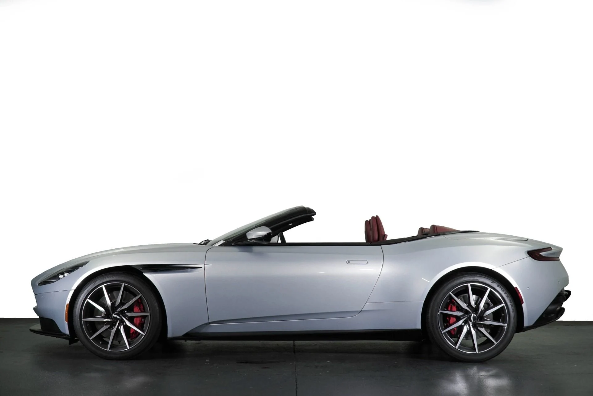 mph026_2084085946_Used_2021_Aston_Martin_DB_11_Volante_1769647963_e4e158a6f7