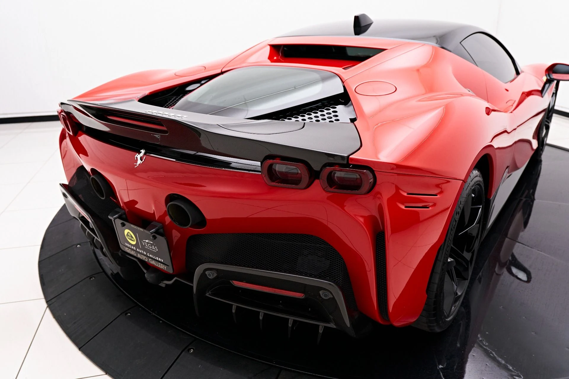 mph026_2086214569_Used_2021_Ferrari_SF_90_Stradale_Base_1690065586_7f7470d535