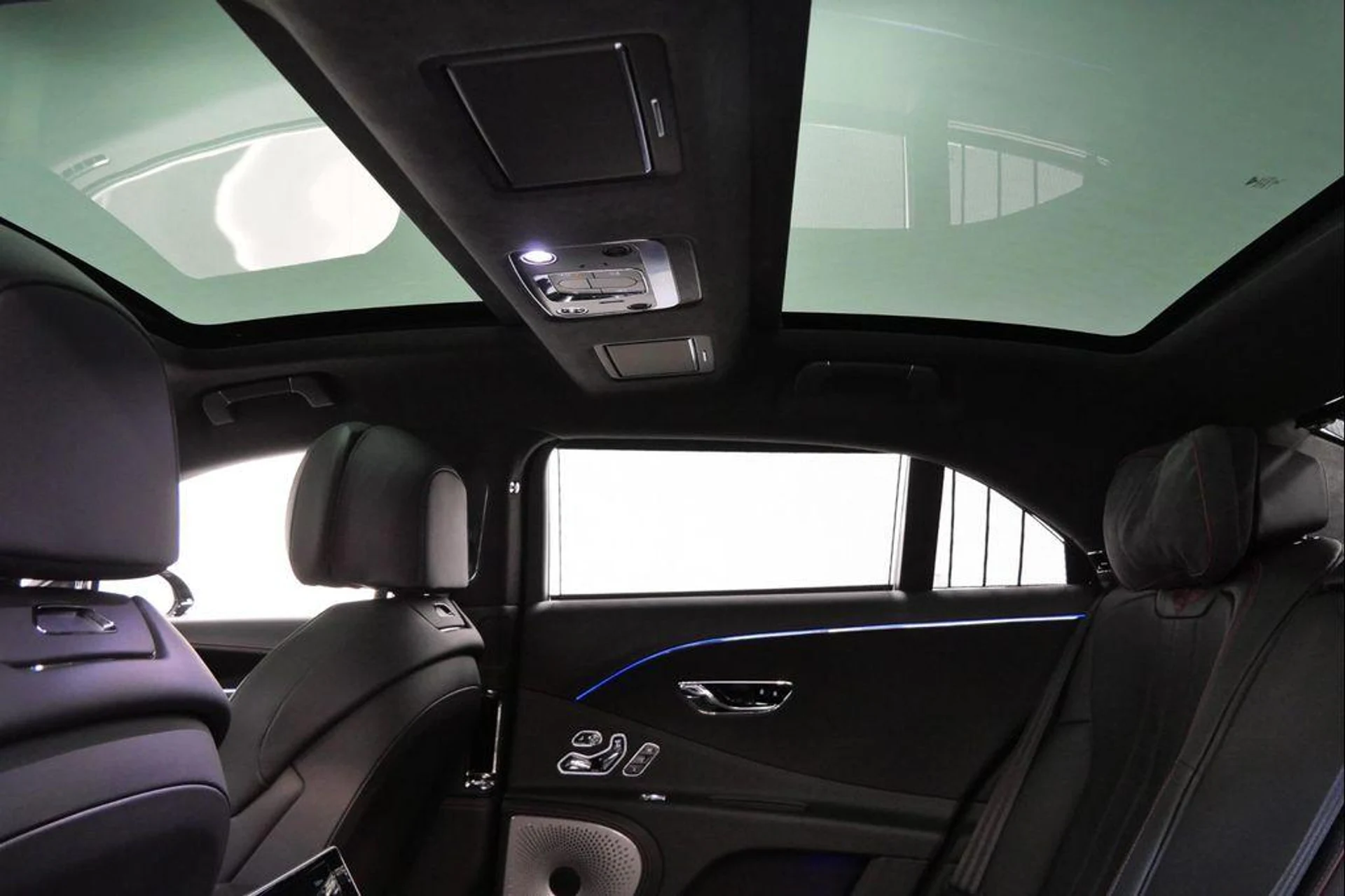 mph026_2089114614_xs_8_Ns_U_U_Wxgq_CF_Hzdj7o_I_Cy_P5_I_437f7b2c08