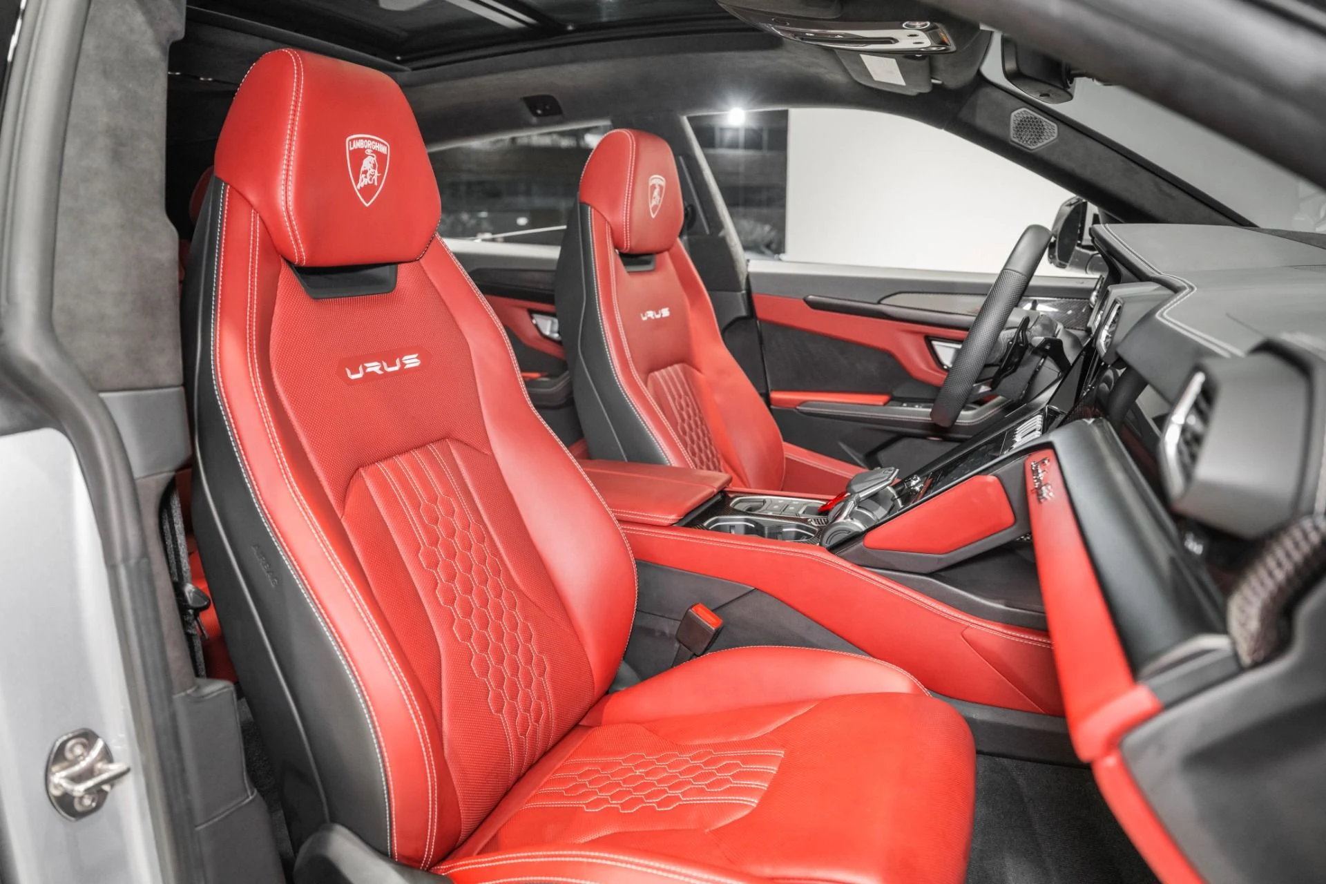 mph026_2089995101_Used_2024_Lamborghini_Urus_S_1773253327_8db0ed1ffc