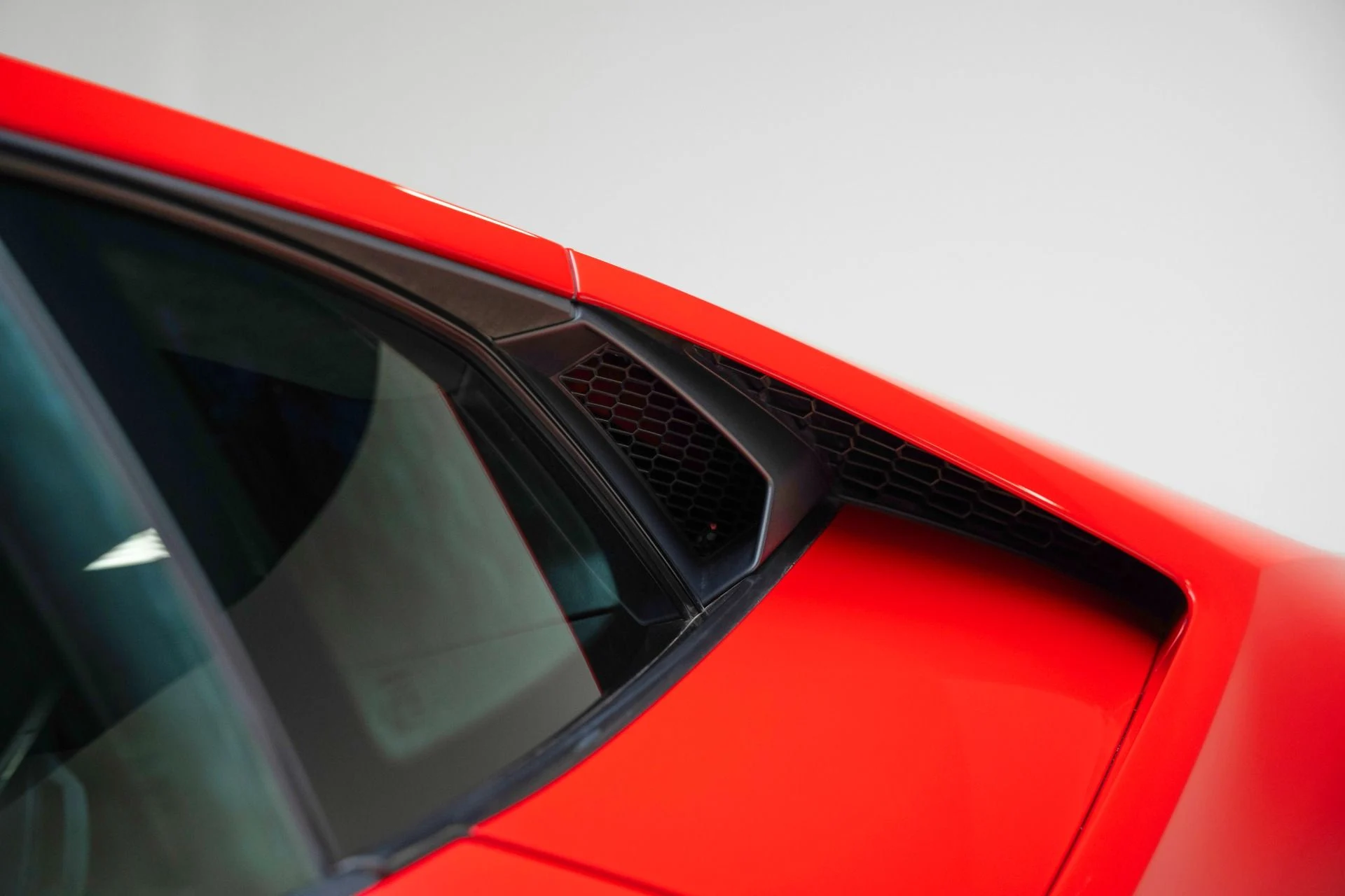 mph026_2091879282_Used_2016_Lamborghini_Huracan_LP_580_2_1782242160_9d92ee210a