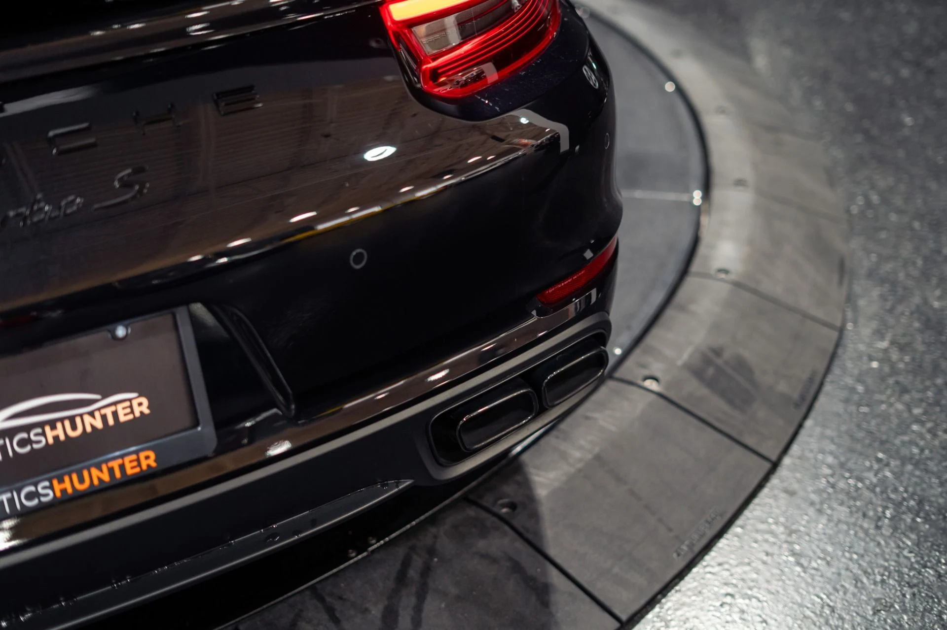 mph026_2093768441_Used_2017_Porsche_911_Turbo_S_Cabriolet_1784648967_ff0a43604d