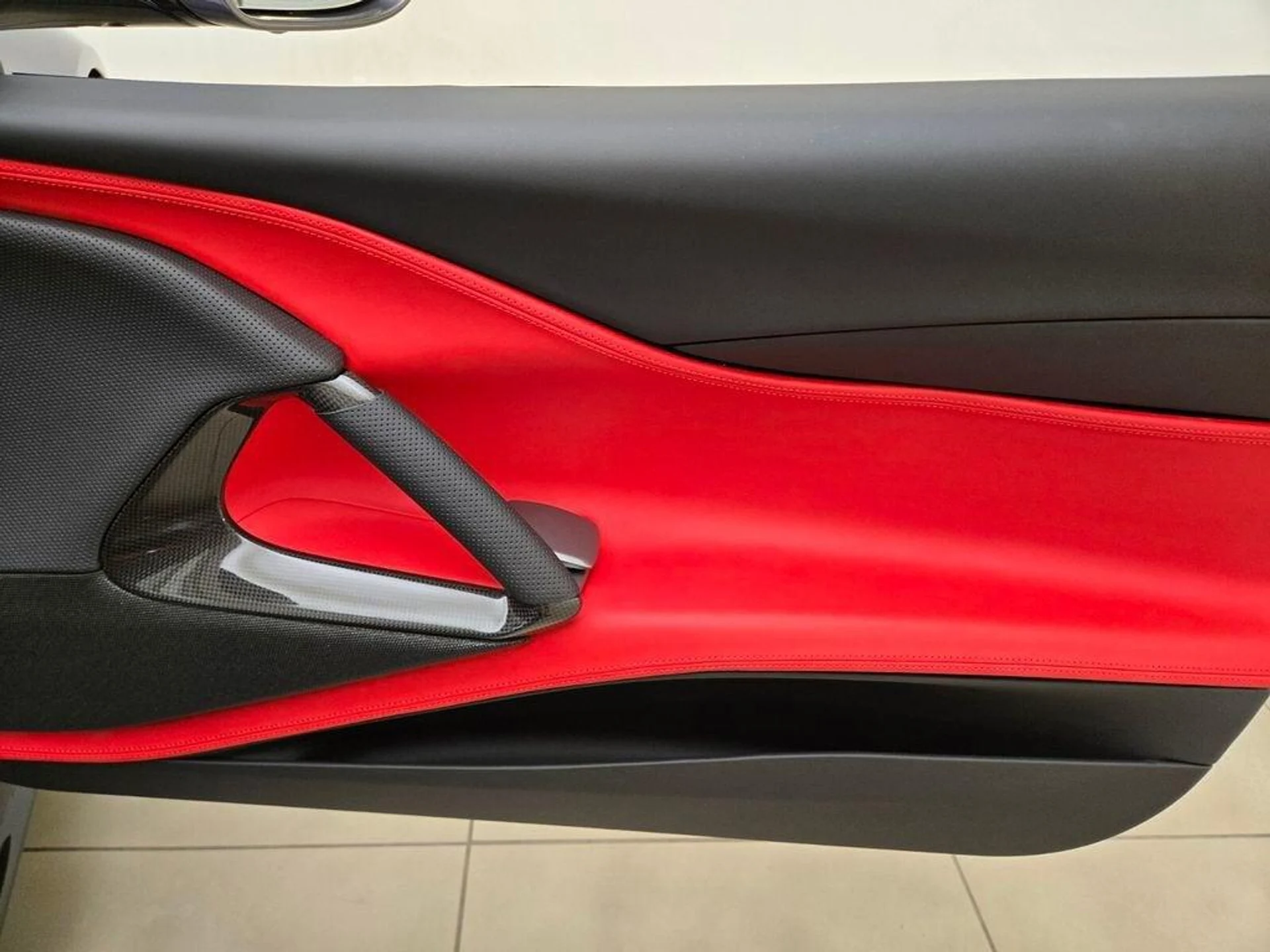 mph026_2097548186_Used_2022_Ferrari_812_GTS_1777383837_646603a192