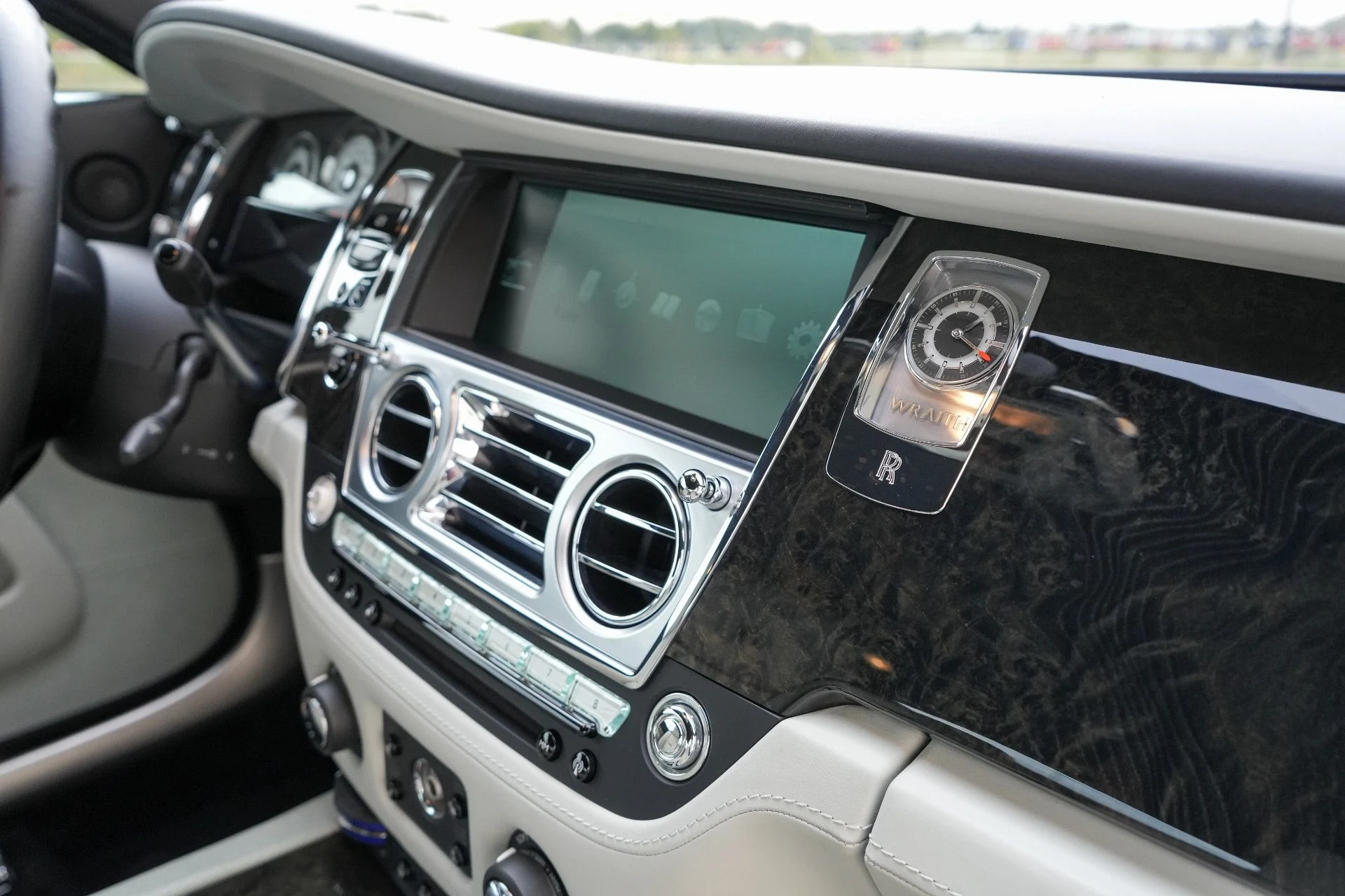 mph026_2105111983_Used_2015_Rolls_Royce_Wraith_1789768285_b134f8f46d