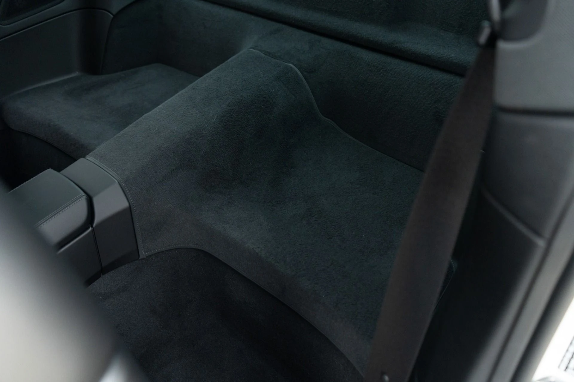 mph026_2106834580_Used_2025_Porsche_911_Carrera_1768944020_ffb2f25569