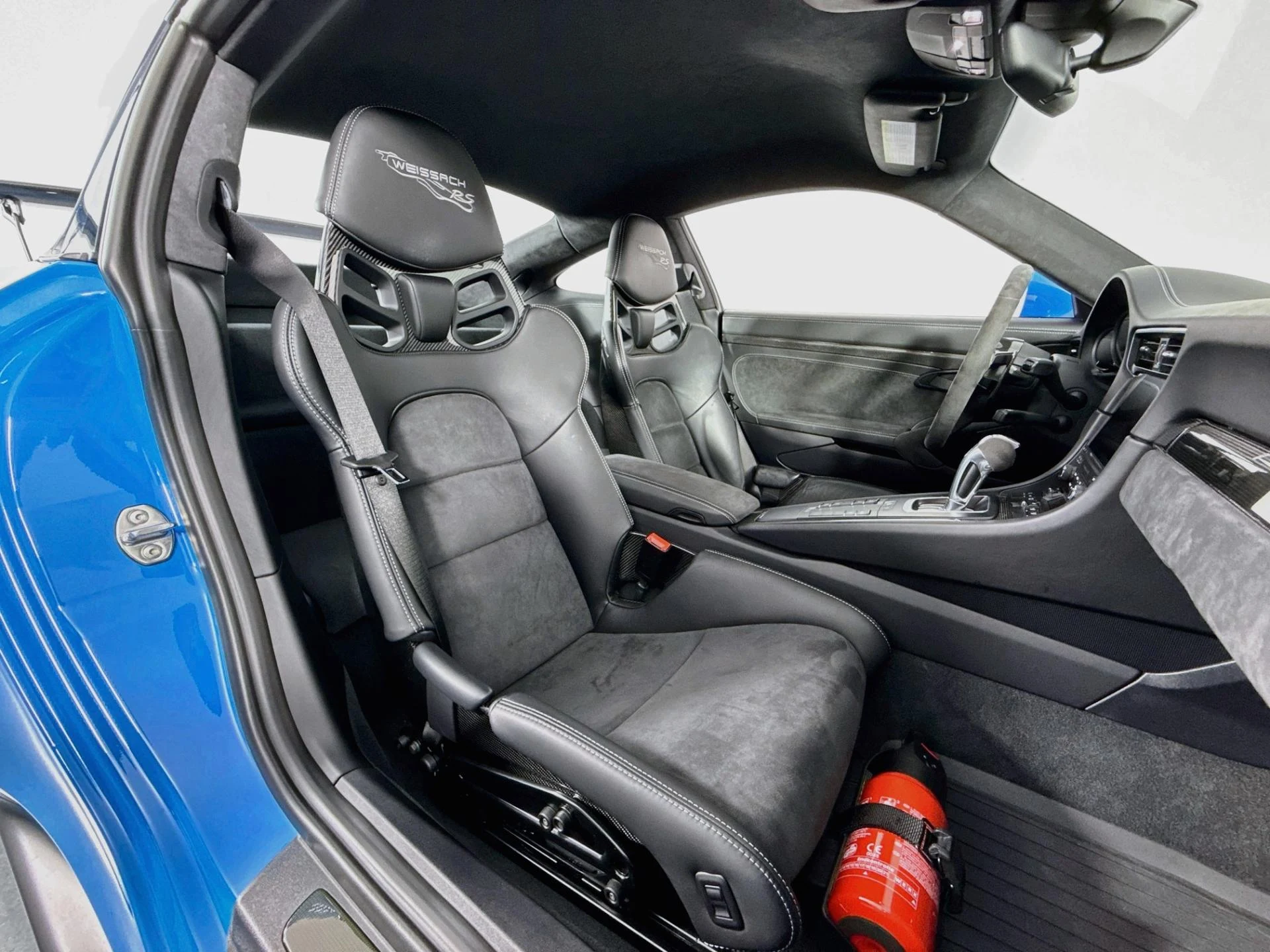 mph026_2114997818_Used_2019_Porsche_911_GT_2_RS_1785958195_f36eab3e9f
