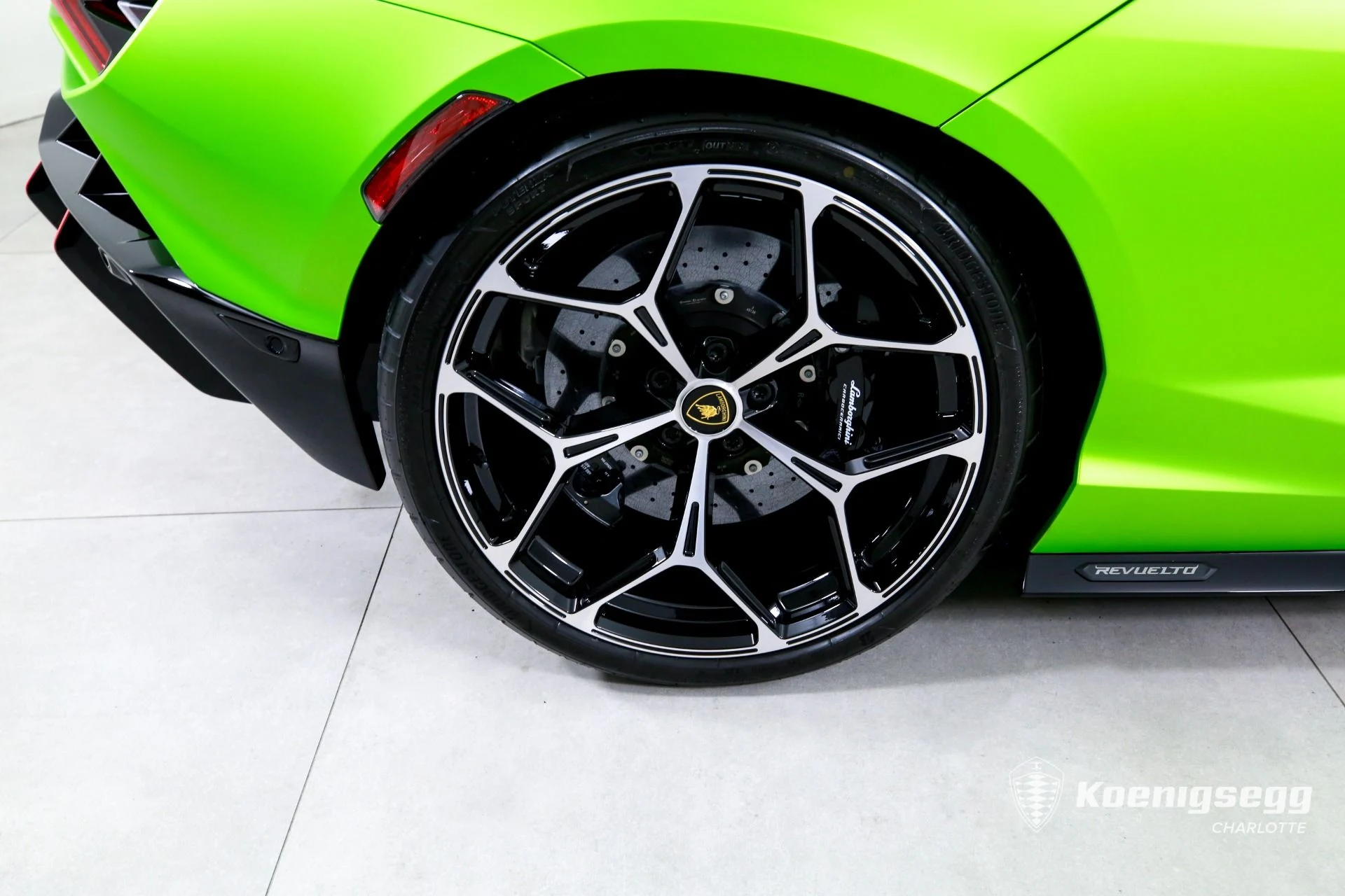 mph026_2121592656_Used_2024_Lamborghini_Revuelto_1774640458_eeeb383d4f