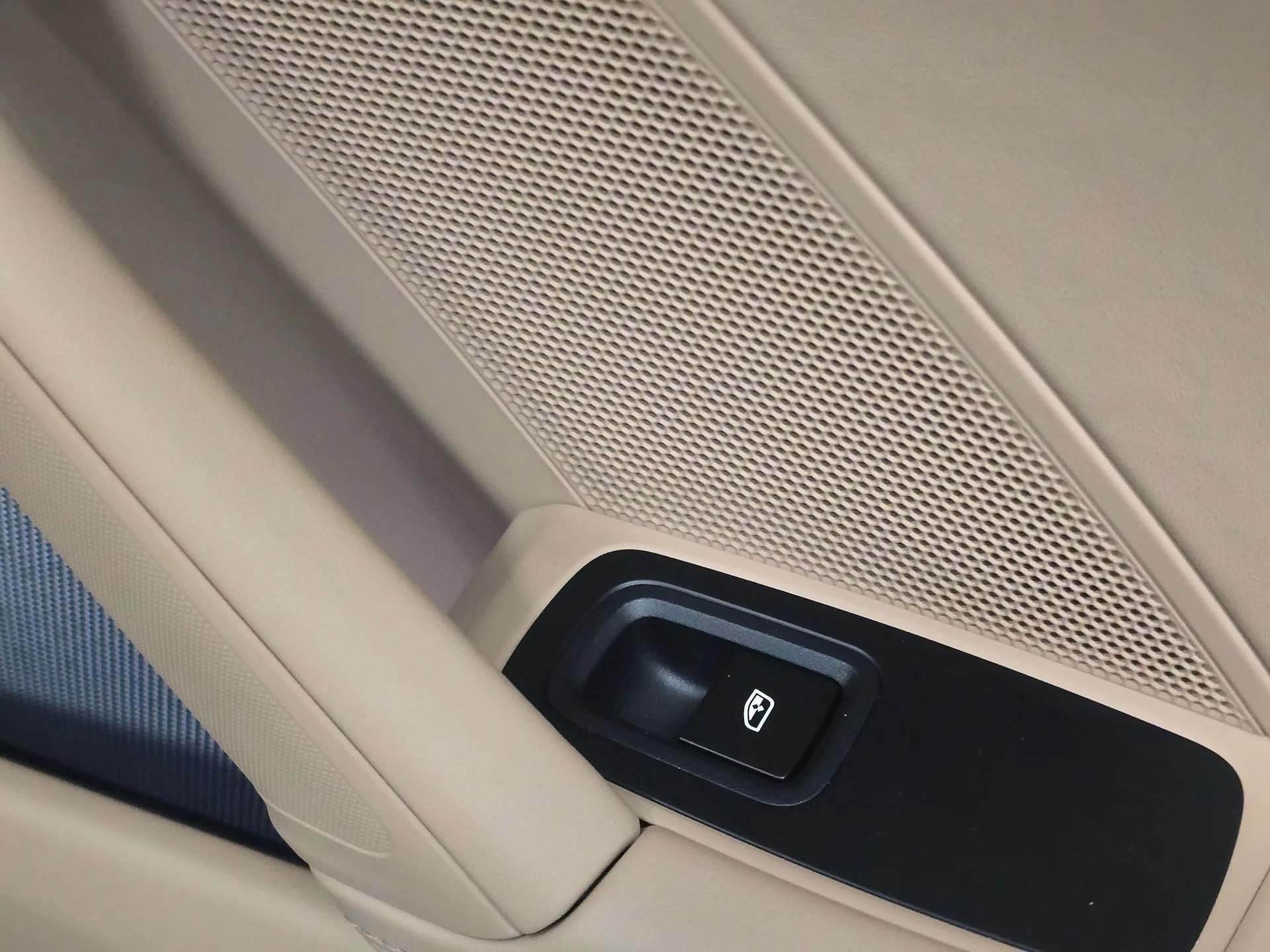 mph026_2134341221_d2ea2412a516d36fe27c2e575db30de2x_3120b5b16b