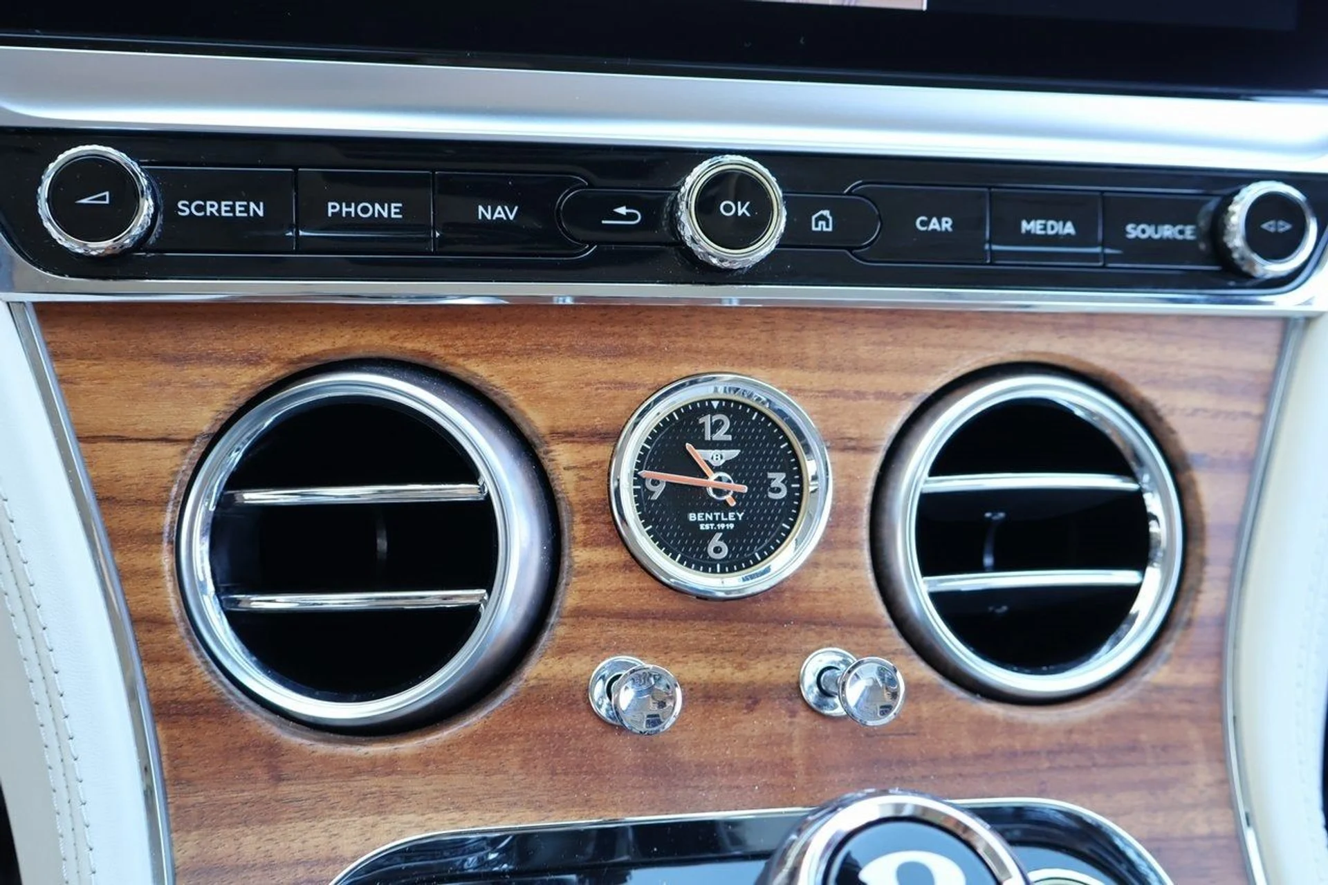 mph026_2137556381_27_8511d2d62e