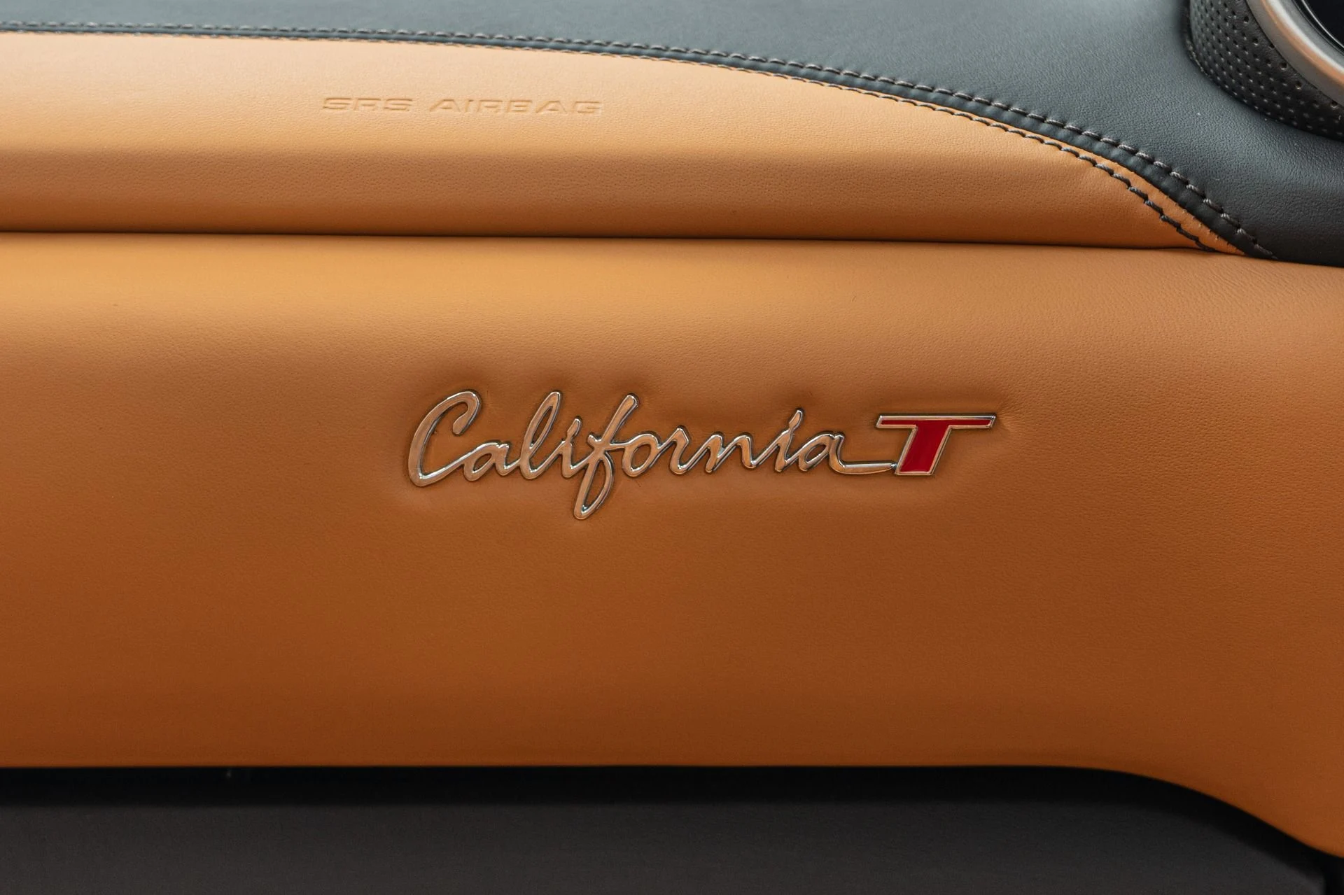 mph026_2137982927_Used_2016_Ferrari_California_T_Diamond_Turned_Wheels_Carbon_Leather_Steering_Wheel_w_LE_Ds_1775075776_97b50262c0