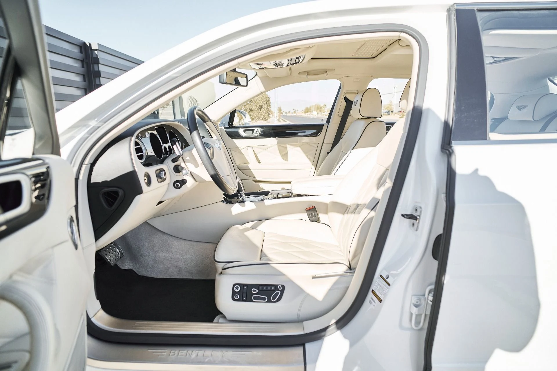 mph026_2139371110_Used_2012_Bentley_Continental_Flying_Spur_1765853764_b95f25df53