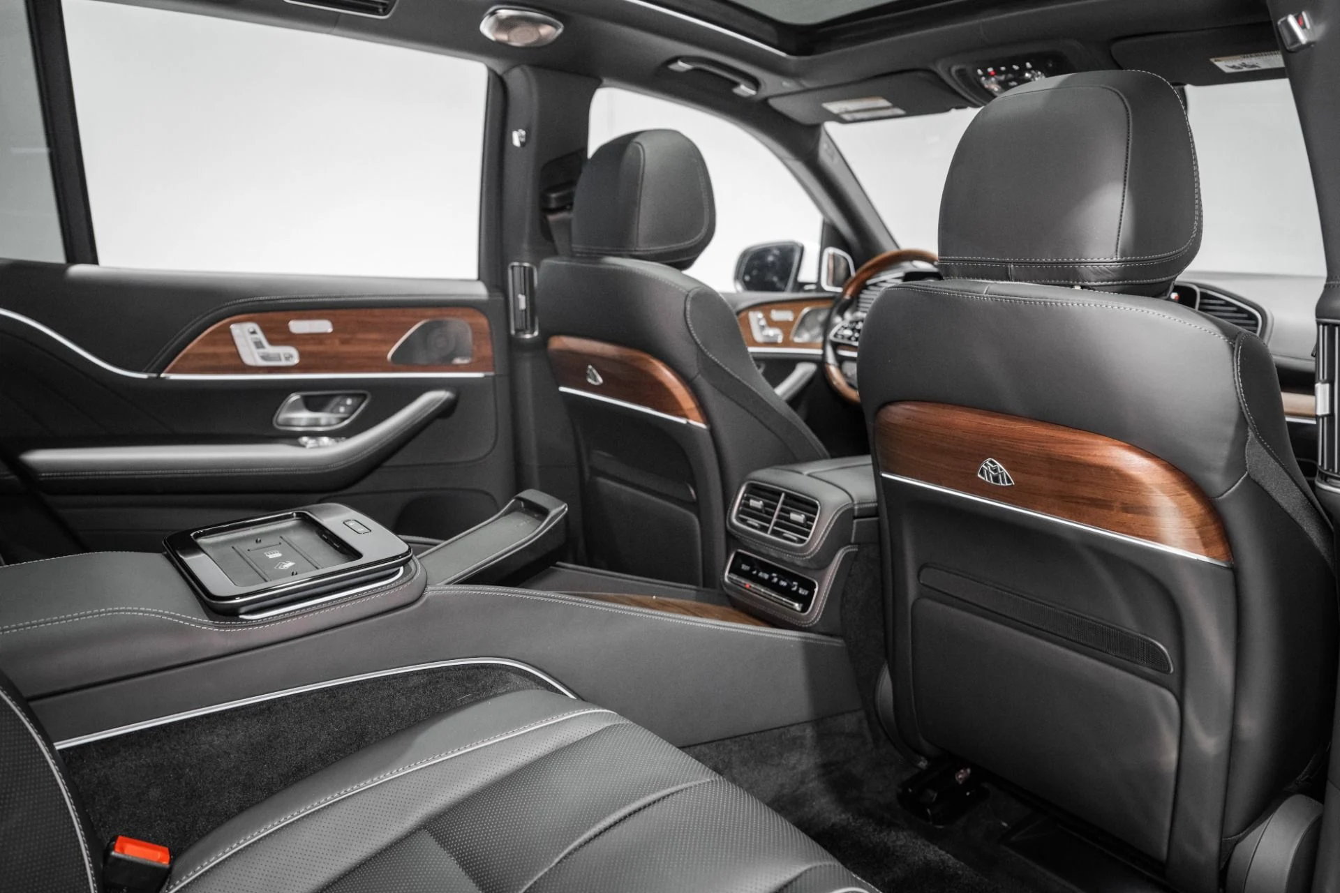 mph026_2139710872_Used_2023_Mercedes_Benz_GLS_Maybach_GLS_600_1762354918_2c35c060fc