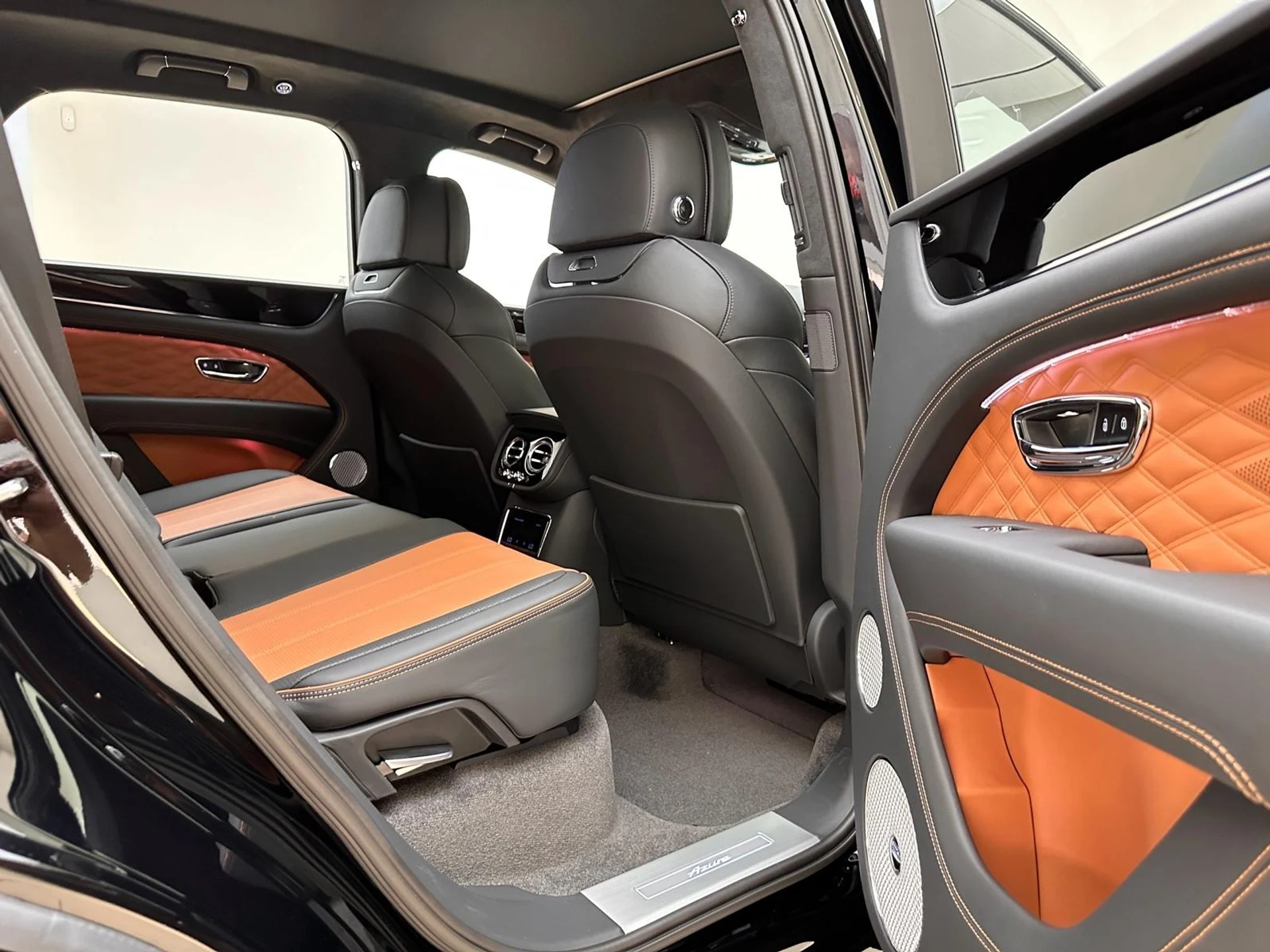 mph026_2140055663_Used_2024_Bentley_Bentayga_V8_1773982915_085c365c90