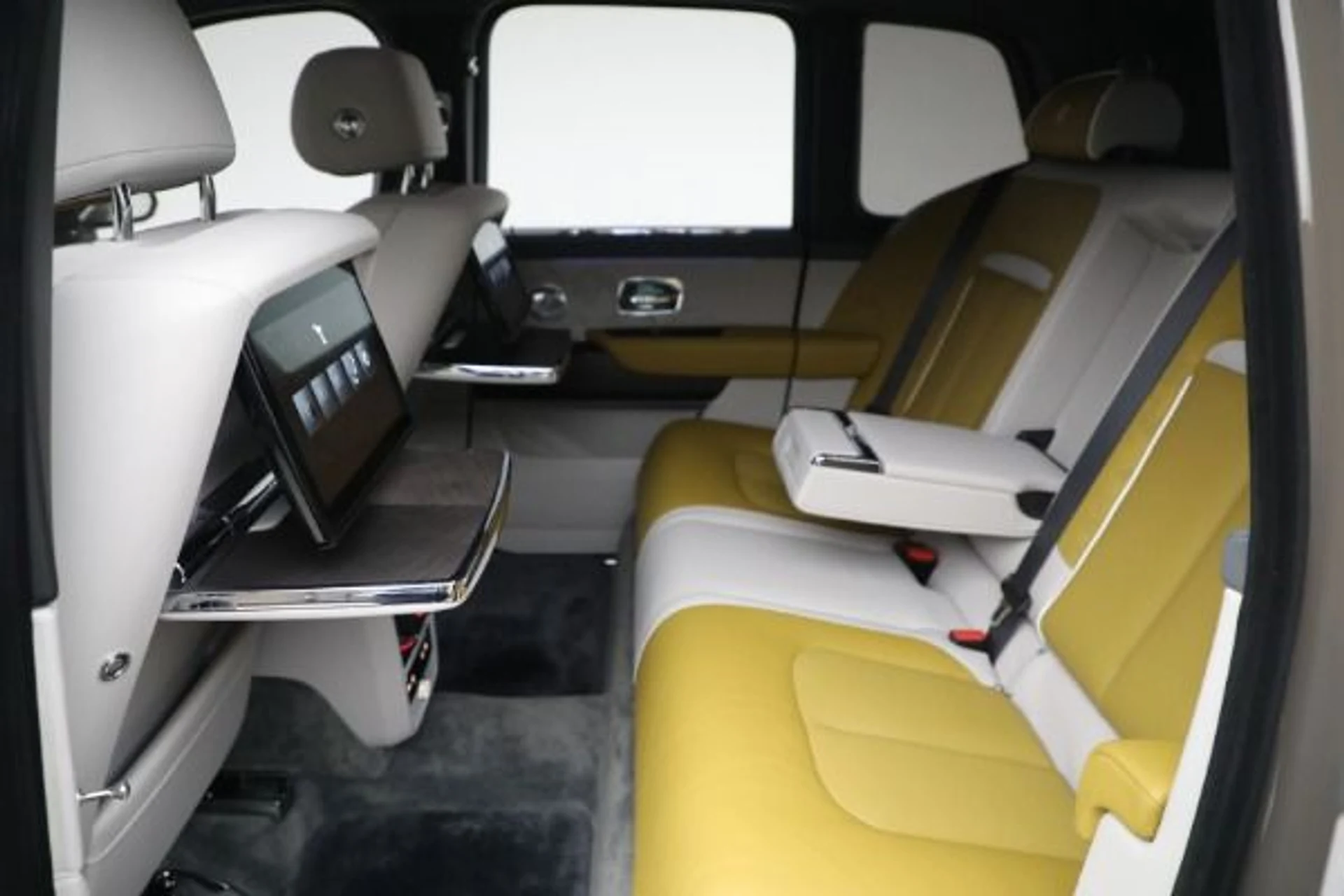 mph026_2142930252_New_2025_Rolls_Royce_Cullinan_250c925b22