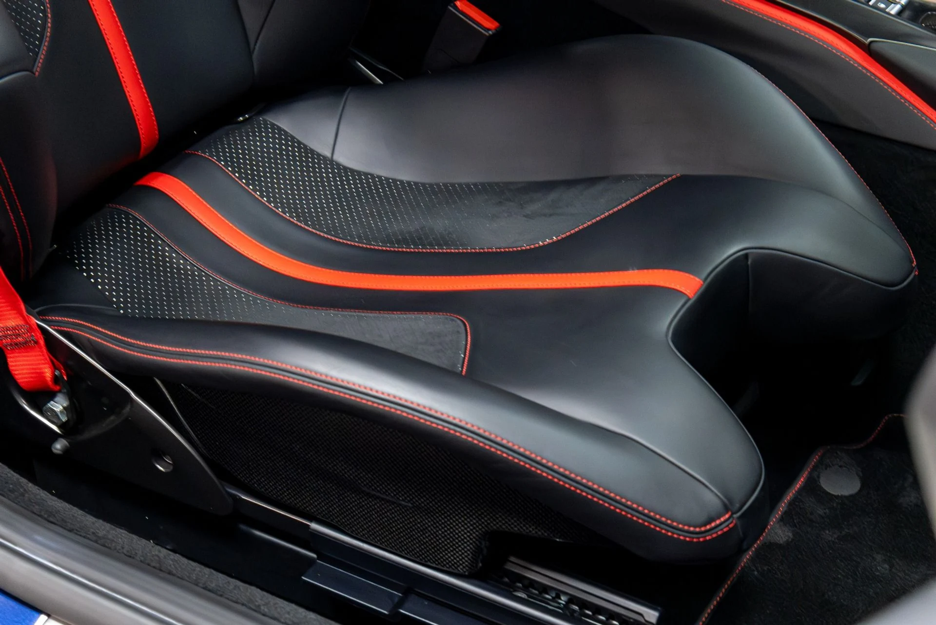 mph026_2144683913_Used_2019_Ferrari_812_Superfast_1774911934_540c160f2a