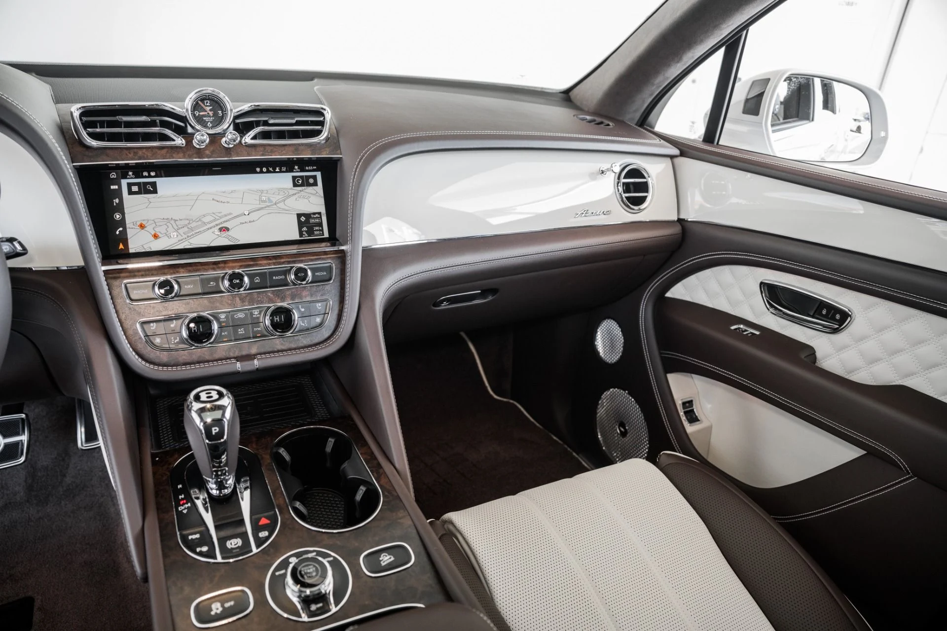 mph026_215725235_Used_2023_Bentley_Bentayga_Azure_1673896555_33a3a35548