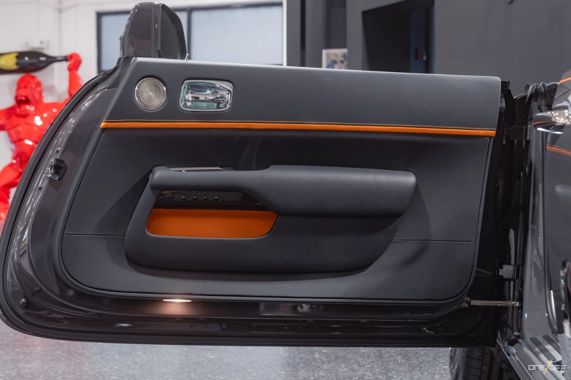 mph026_2157604391_Used_2018_Rolls_Royce_Dawn_1_of_1_Bespoke_Special_Order_Black_Badge_1731615753_ffa9aed782