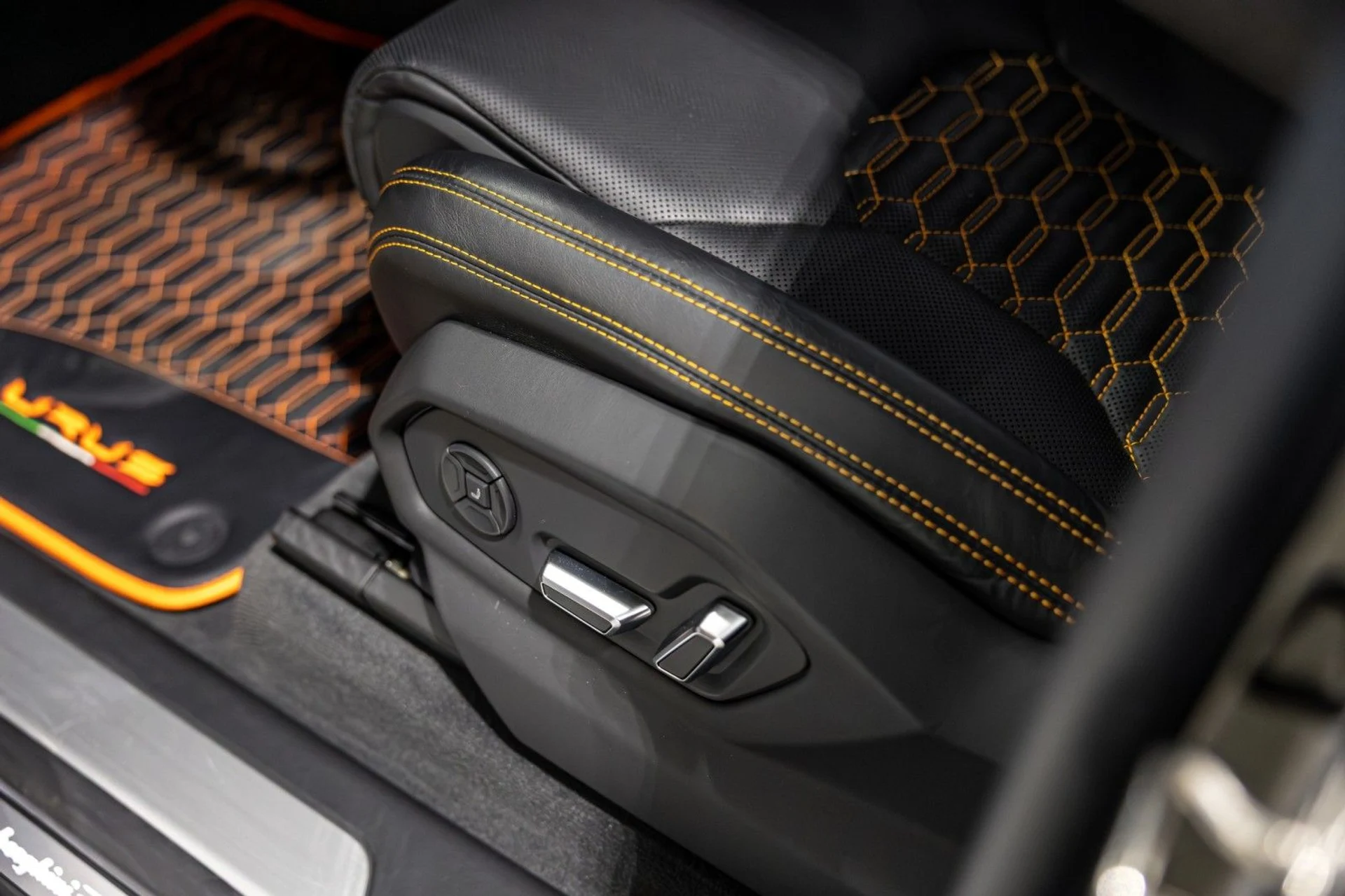 mph026_21587773_m_Q_c6a4939baf