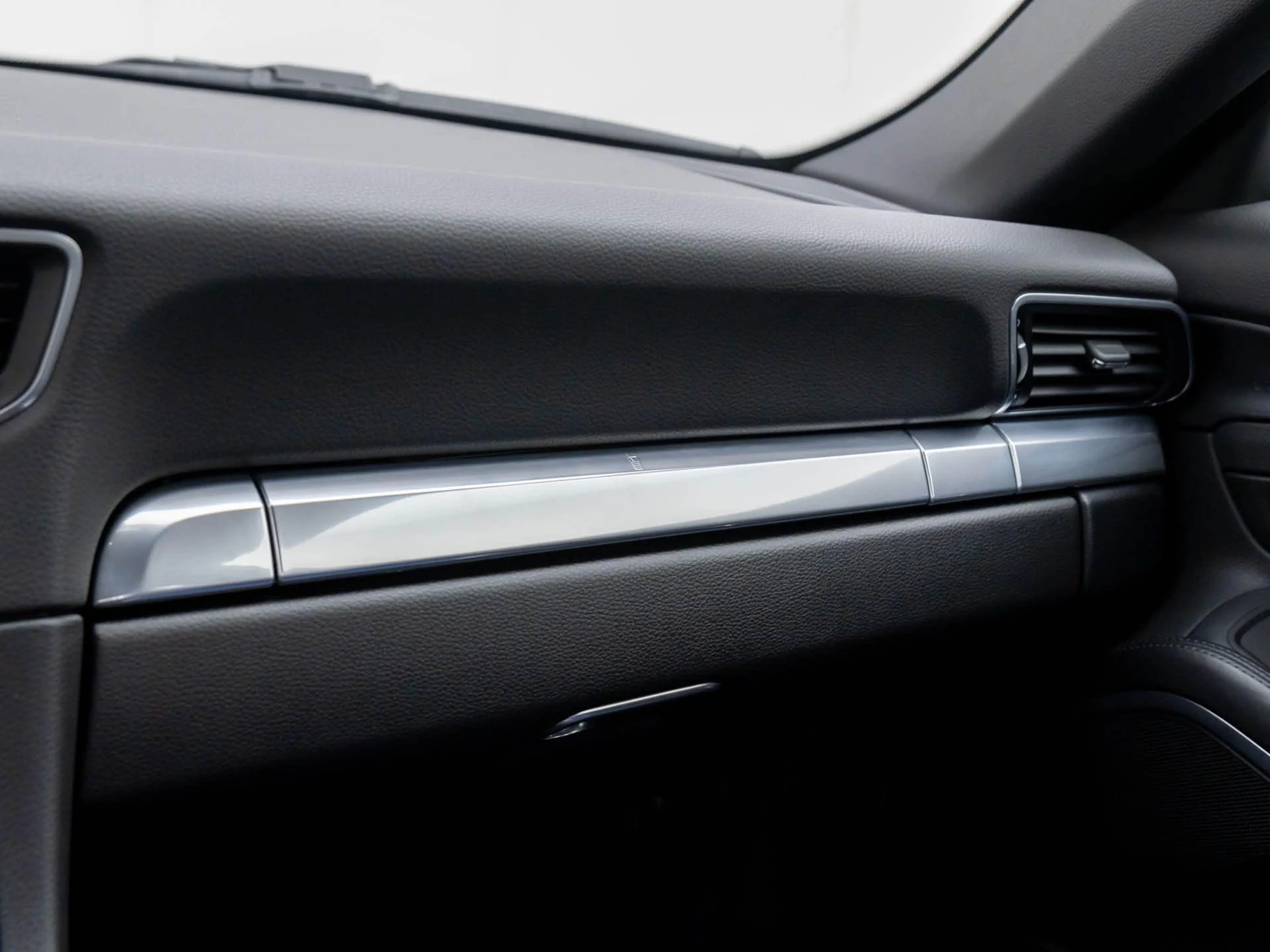 mph026_2165376699_76b2a1d73ecc086e11c389e4f467c57cx_afa8a08f02