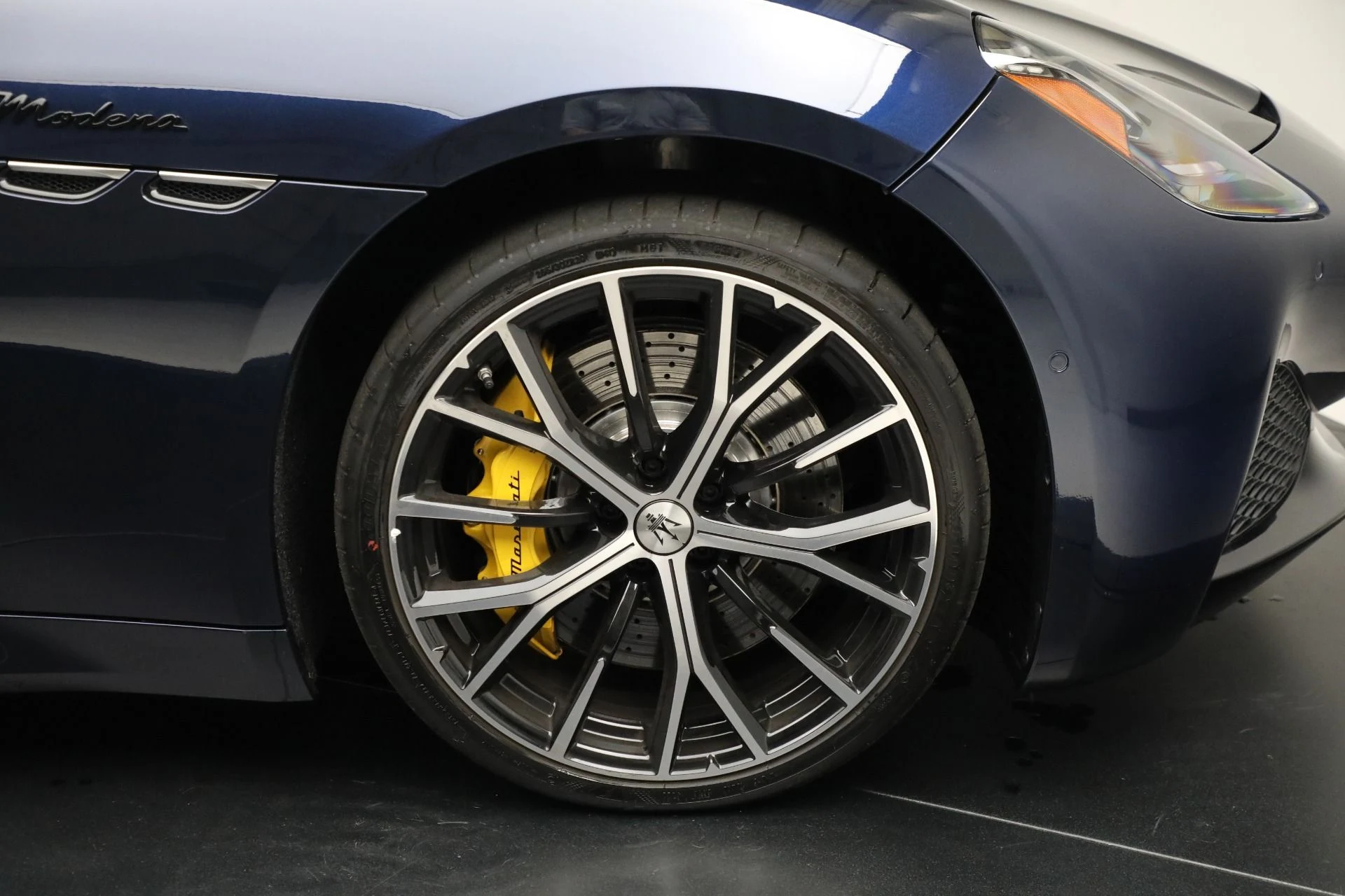 mph026_2170753551_Used_2024_Maserati_Gran_Turismo_Modena_1763577924_d76703d41d