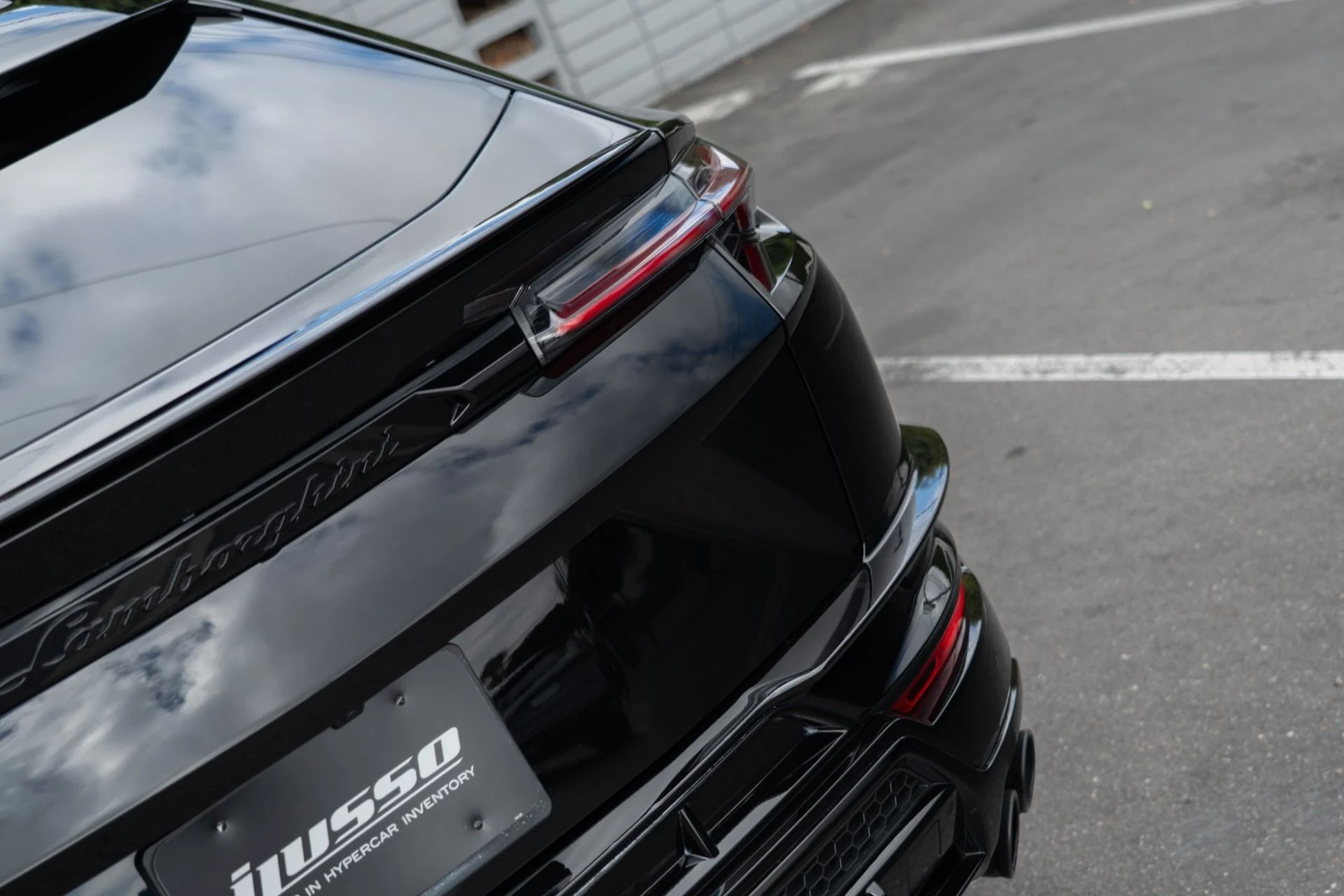 mph026_2173854675_Used_2024_Lamborghini_Urus_S_1757442267_01fa620931