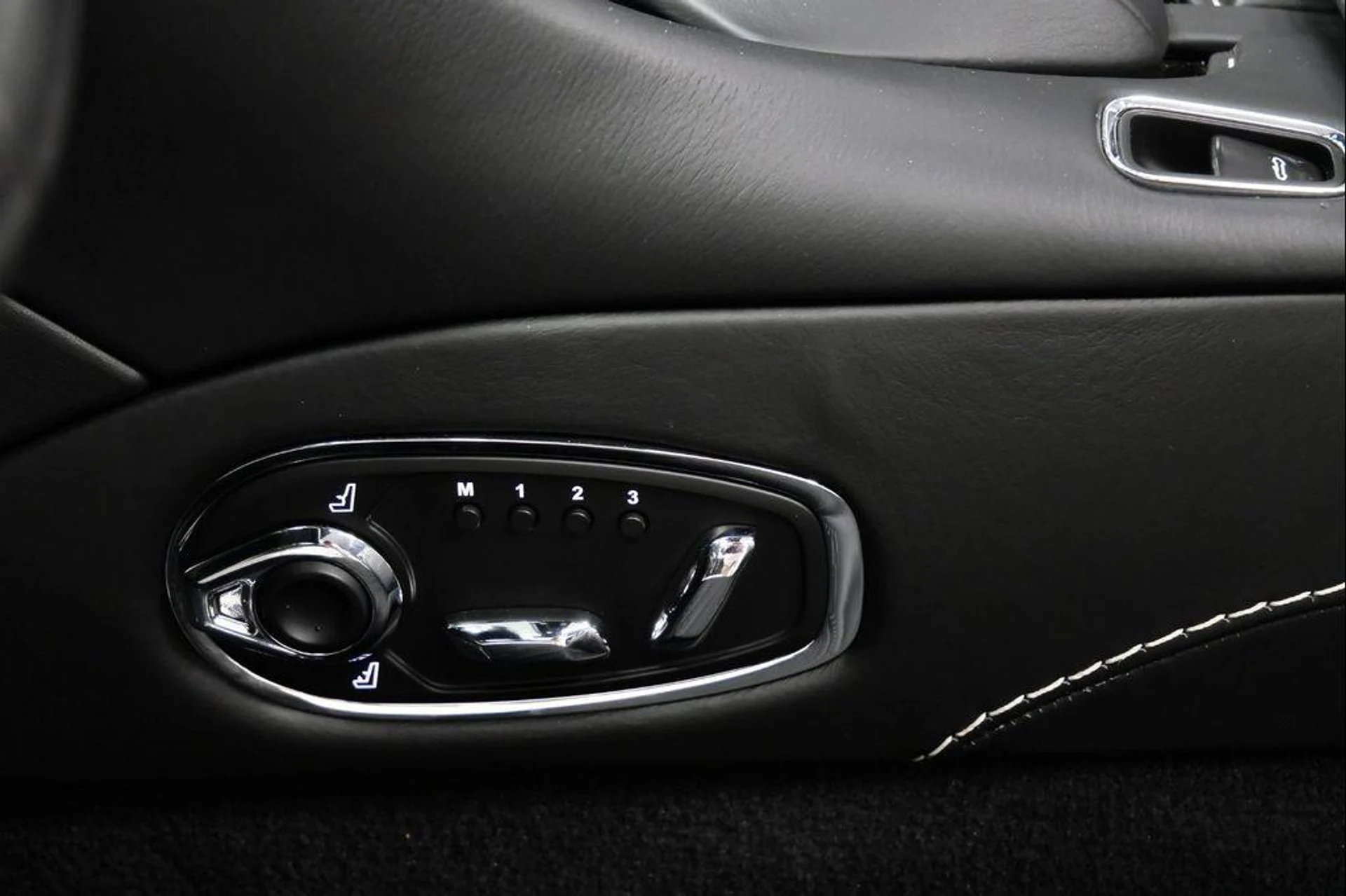 mph026_2175109076_wzh_Q4_Dj1g_N3_F_Ux_Vn_Z0m_Vl_V_Pagt4_9061ec0705