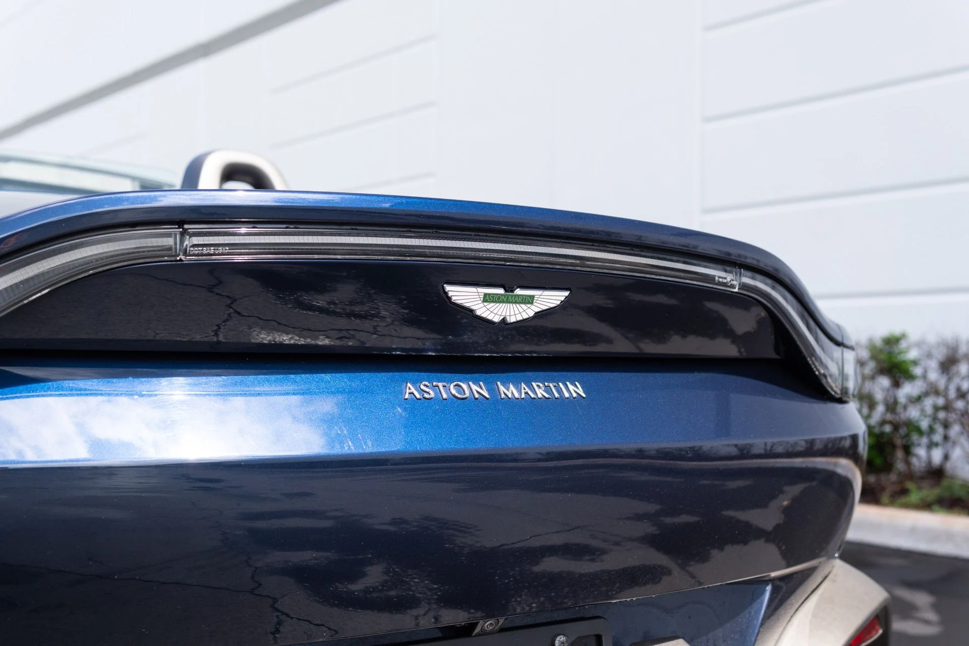 mph026_2180931715_Used_2021_Aston_Martin_Vantage_1774065878_58336cba4c