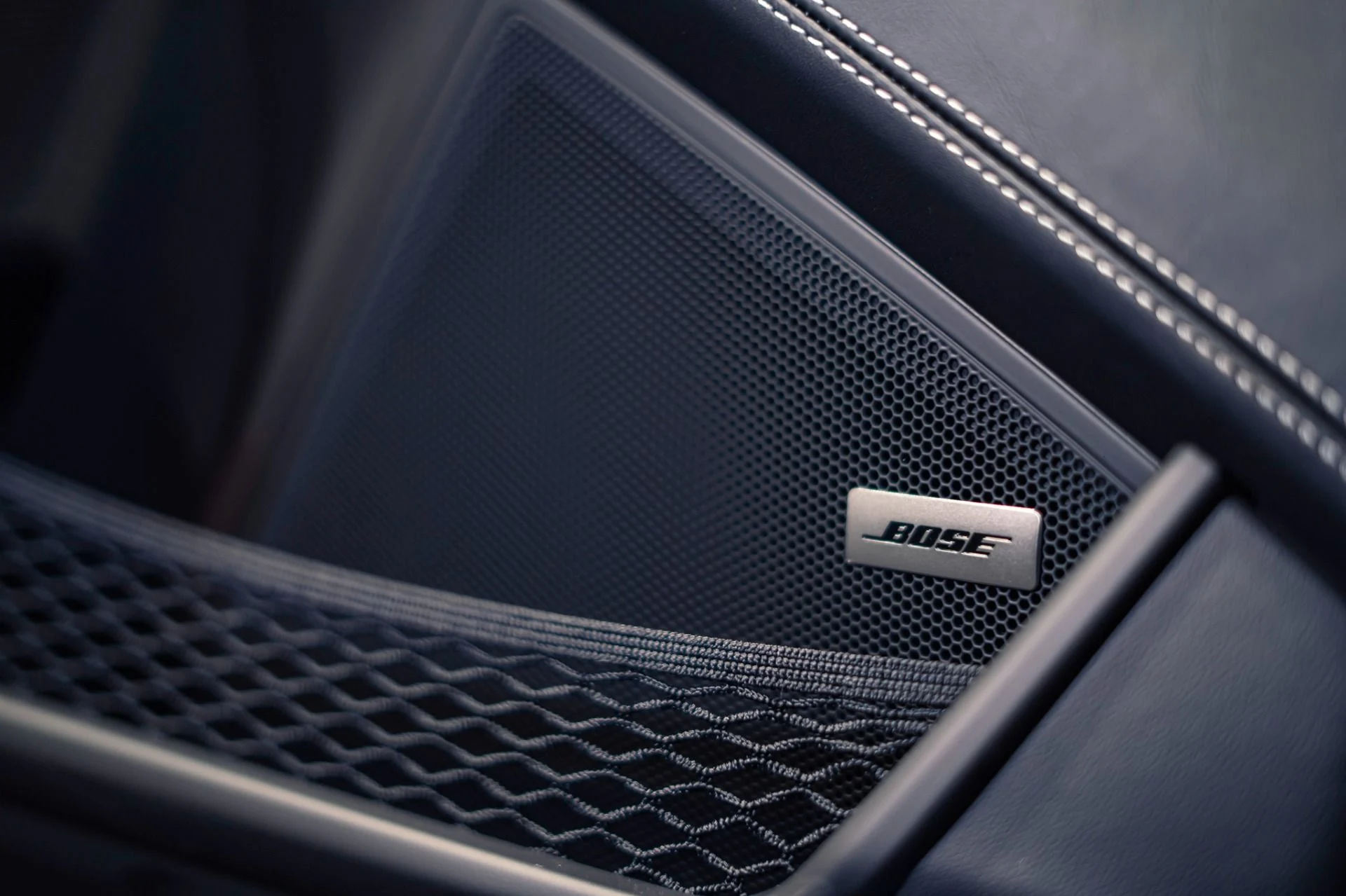 mph026_2182146730_Used_2026_Porsche_911_GT_3_Touring_Lugano_Blue_Lightweight_Package_1777381470_6c10968360