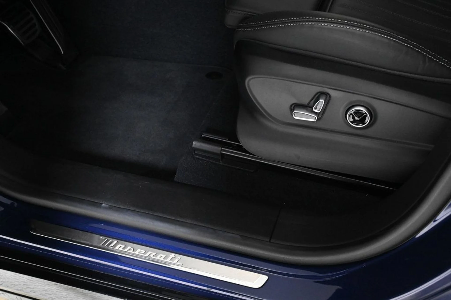 mph026_2208866340_used_2025_maserati_grecale_modena_11350_22941787_26_1024_da740d39bc