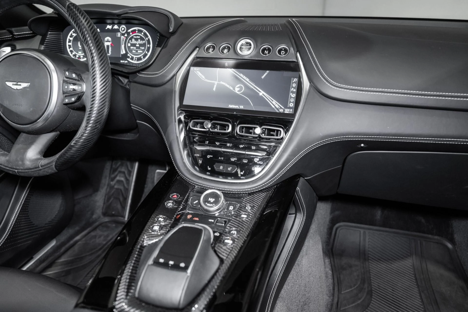 mph026_2210997141_Used_2023_Aston_Martin_DBX_707_1761749500_42b30e374a