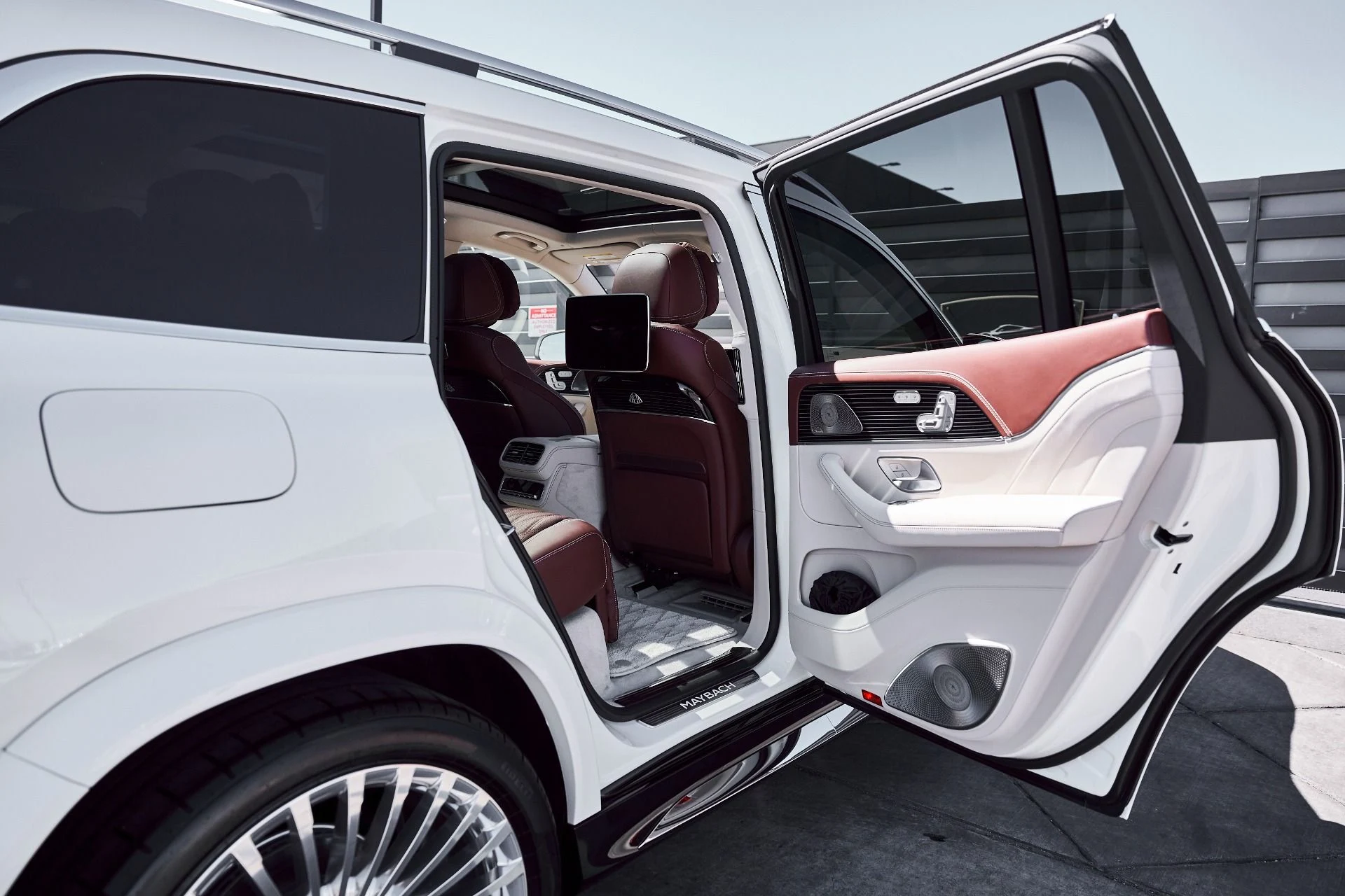 mph026_2212571823_Used_2026_Mercedes_Benz_GLS_Maybach_GLS_600_1777074080_623bac4faf