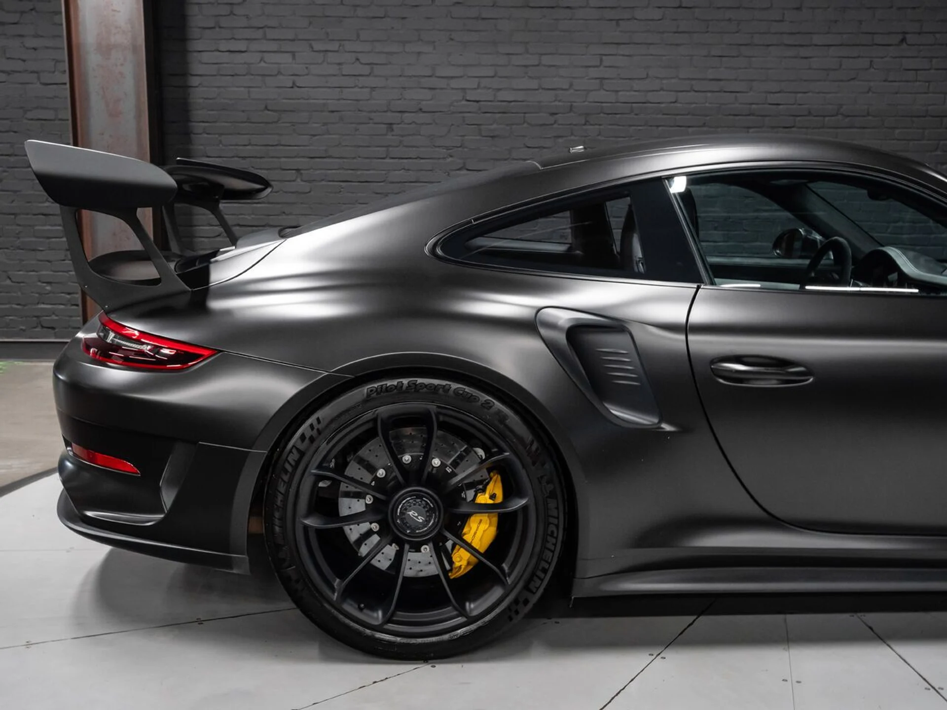 mph026_2217234879_porsche_911_2019_473628a8ae