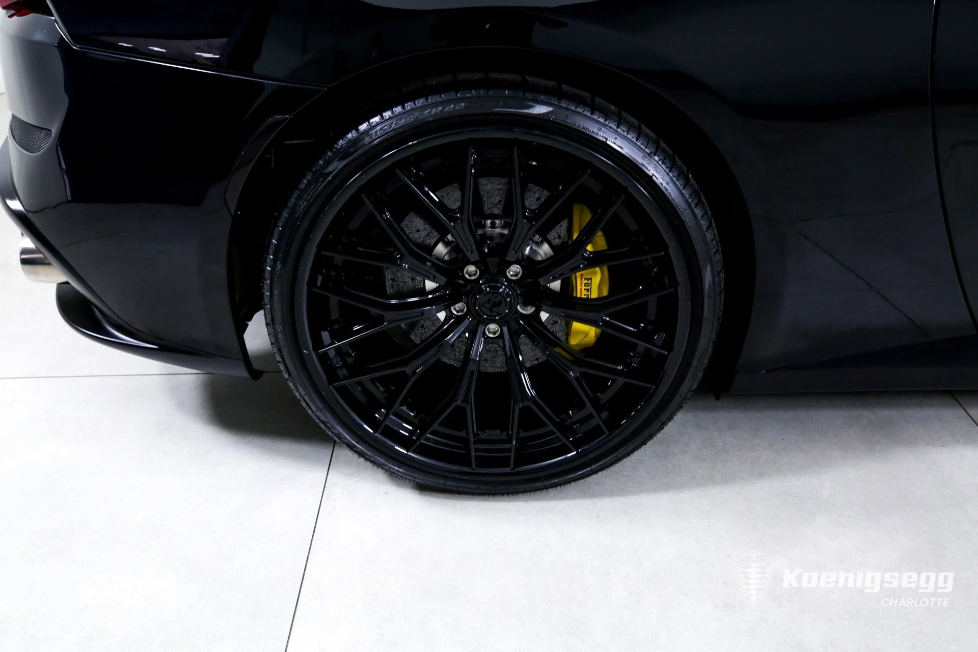 mph026_2222016578_Used_2018_Ferrari_GTC_4_Lusso_T_1761056109_fd528f7f0c